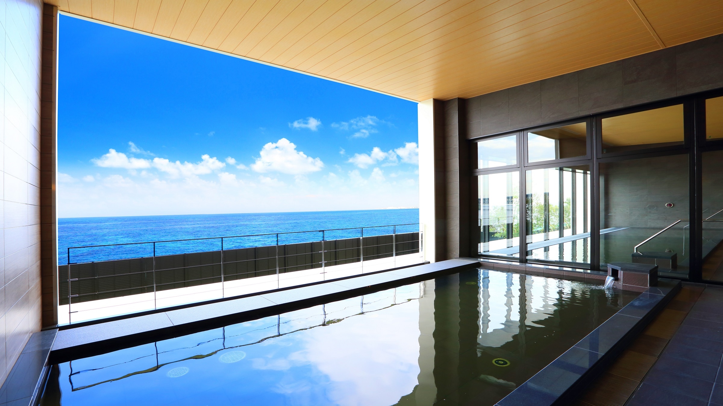 [Natural Hot Spring Senshu no Yu Kansai Airport] Open-air bath