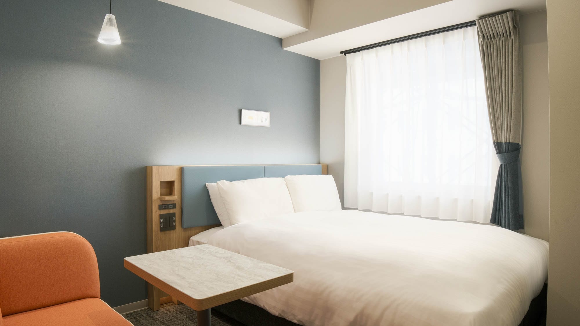 เปิดให้บริการ 18 ธันวาคม 2568 [Queen Economy] ความกว้างเตียง 160 ซม. ◆ เตียงยี่ห้อ Serta ◆ 17 ตารางเมตร