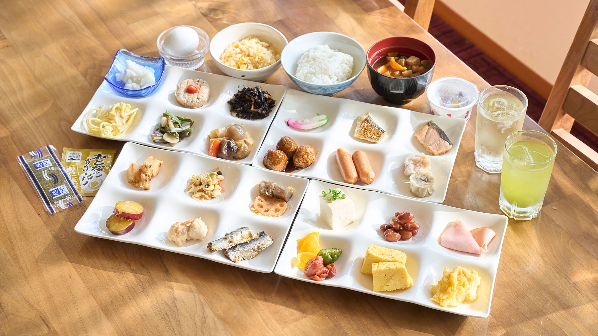 ・【早餐】我们为您提供自助餐，您可以享用日式和西式美食。