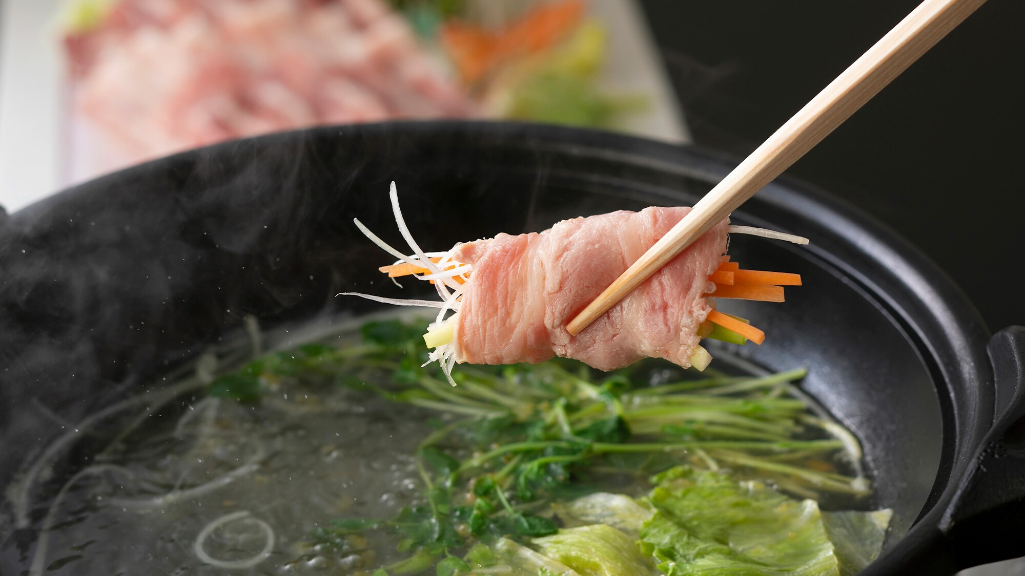 Ví dụ về thịt lợn shabu-shabu của San SAN-SAN Kaiseki Yoshika