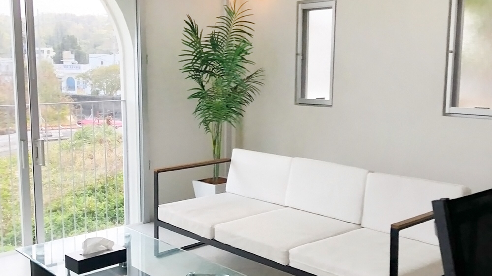 ・[101: Living Room] Relax on the sofa.