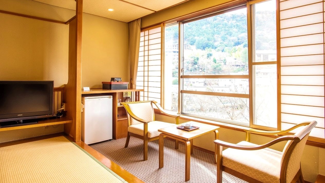 [River side] An example of a 10 tatami Japanese-style room