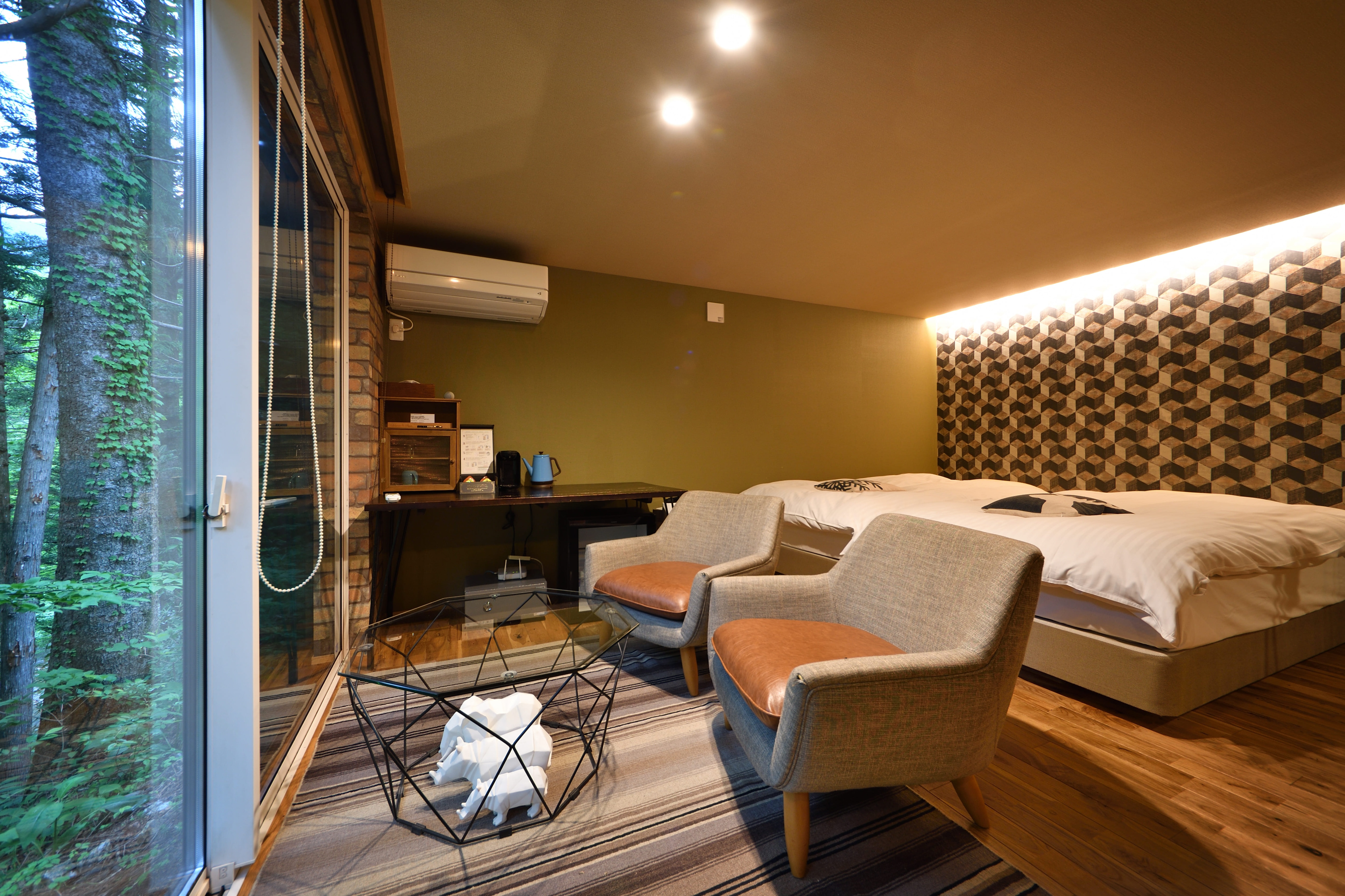 Safari Black: 1st floor