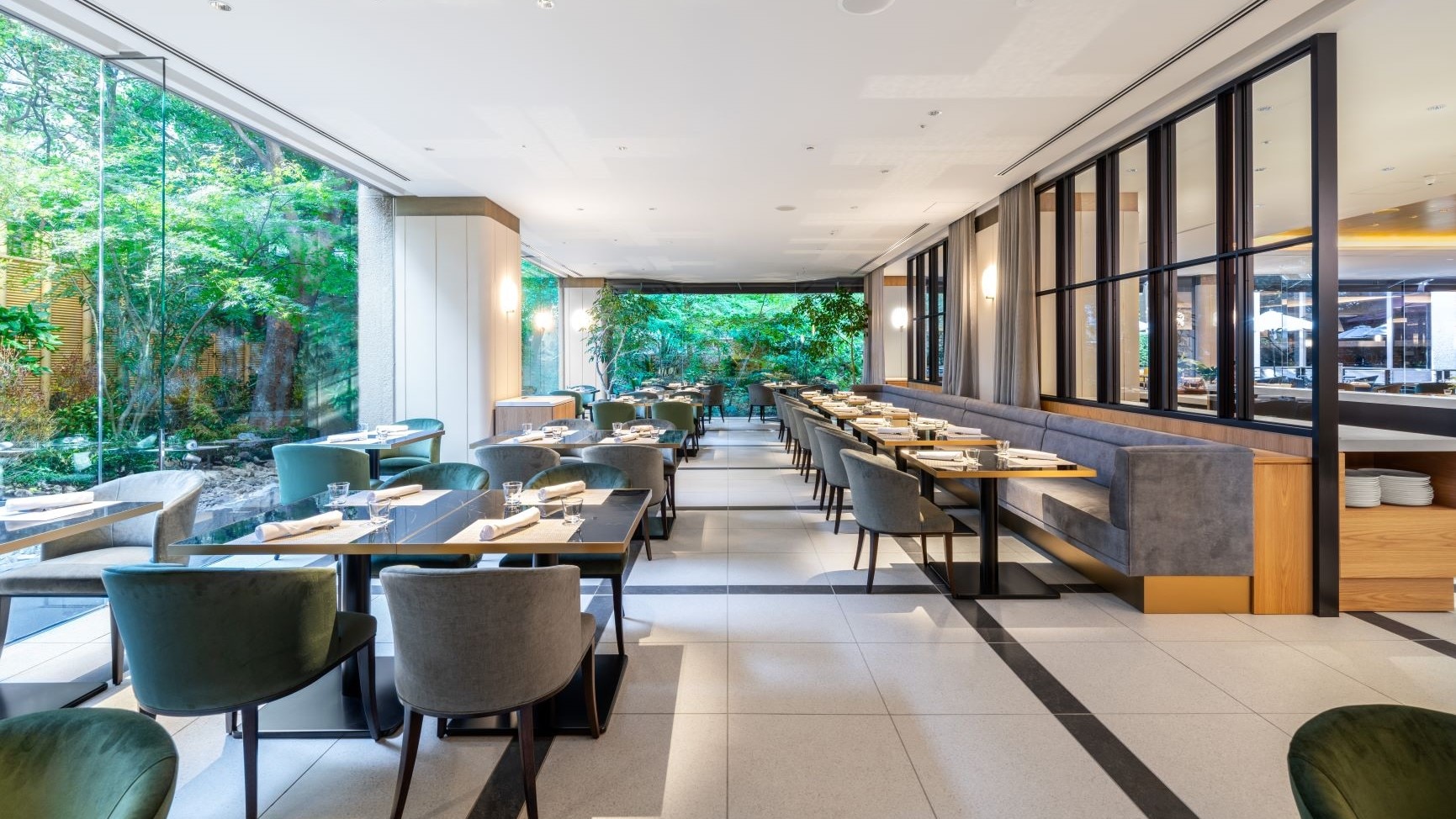 [Limone] Enjoy the gourmet cuisine of the "royal food" from the morning. The wide variety of buffet breakfasts has been highly rated in surveys.