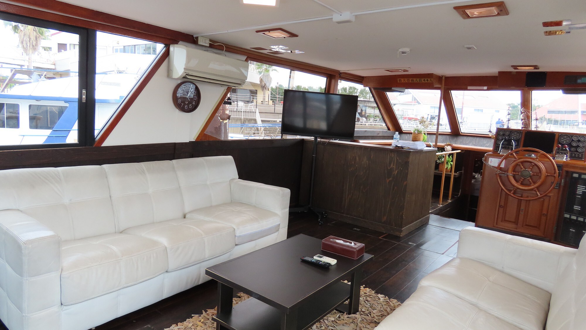 Cruiser cabin | Living room