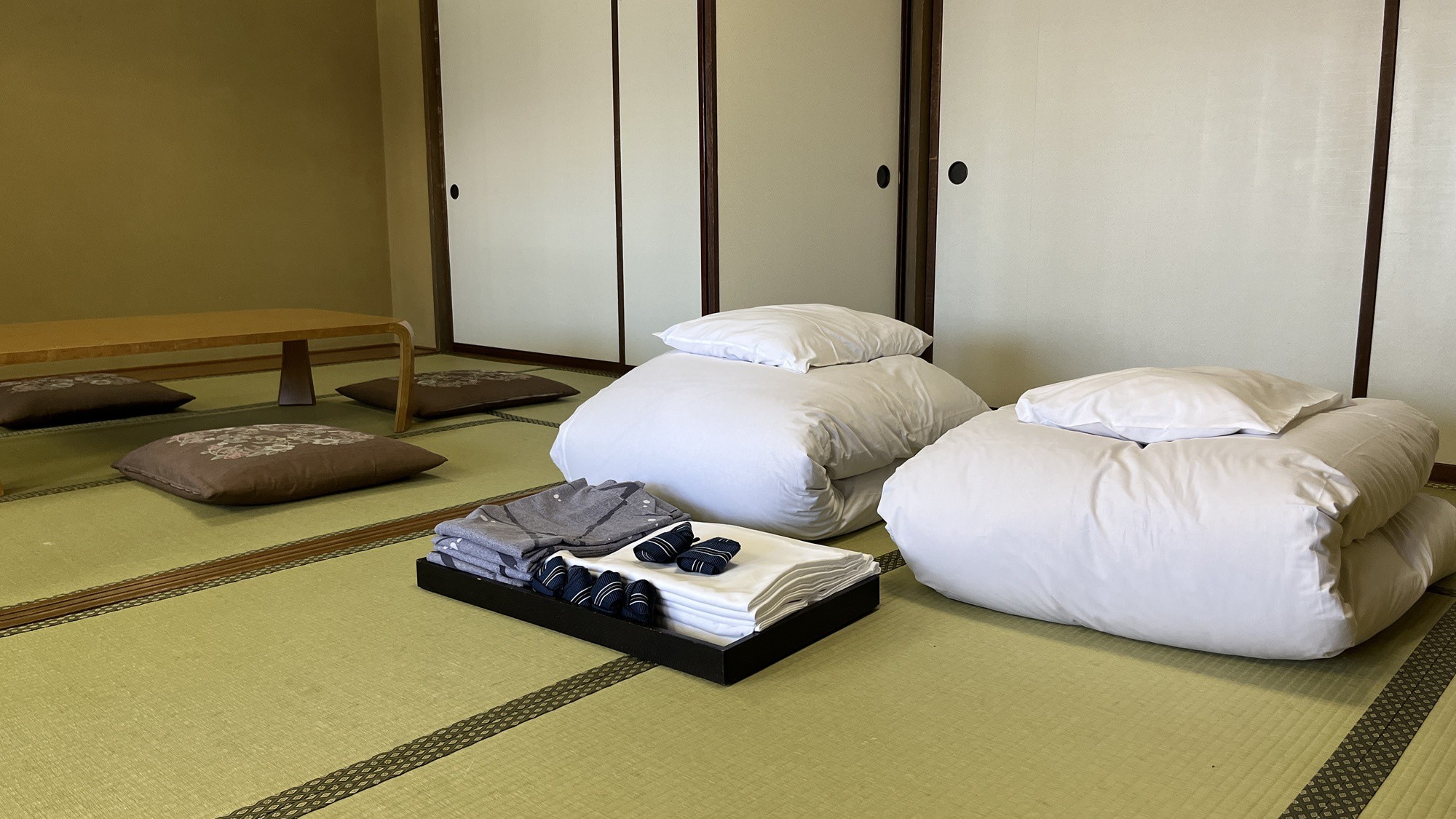 Center House Futon