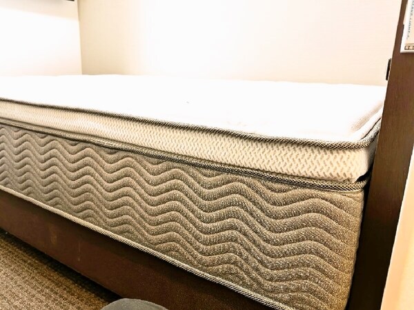 最高品質床墊，Luxe Signature Pillow Top，寬 140 厘米