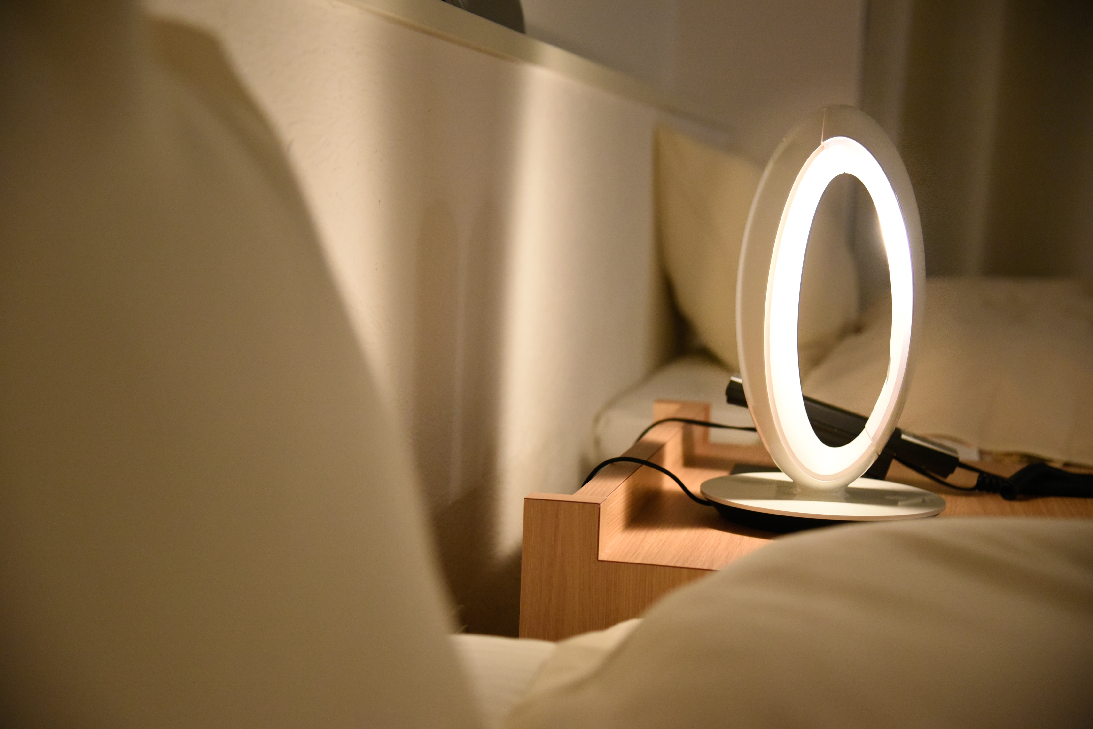 Relax with the light accents at the bedside
