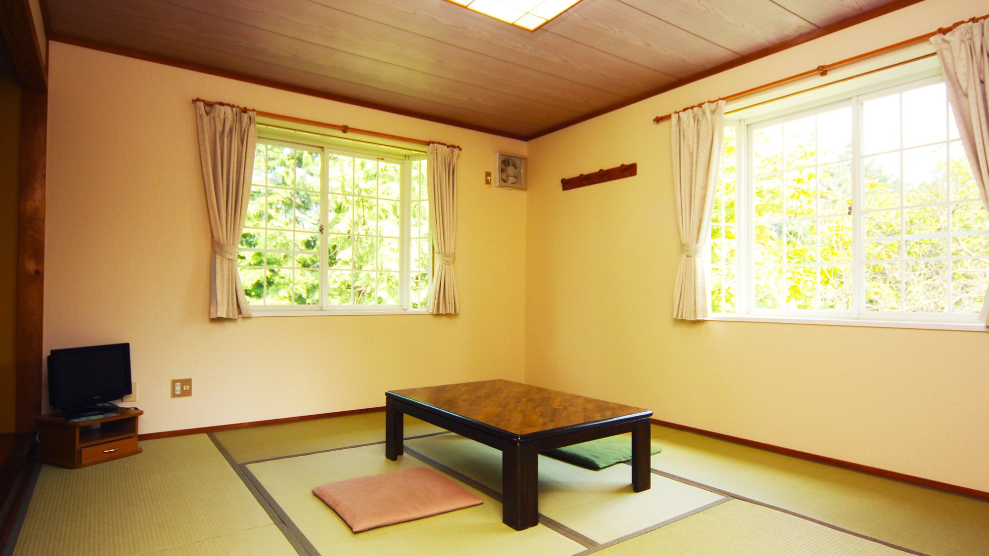 The only tatami room in our hotel! Accommodates up to 4-5 guests! <Japanese-style room, 10 tatami mats>