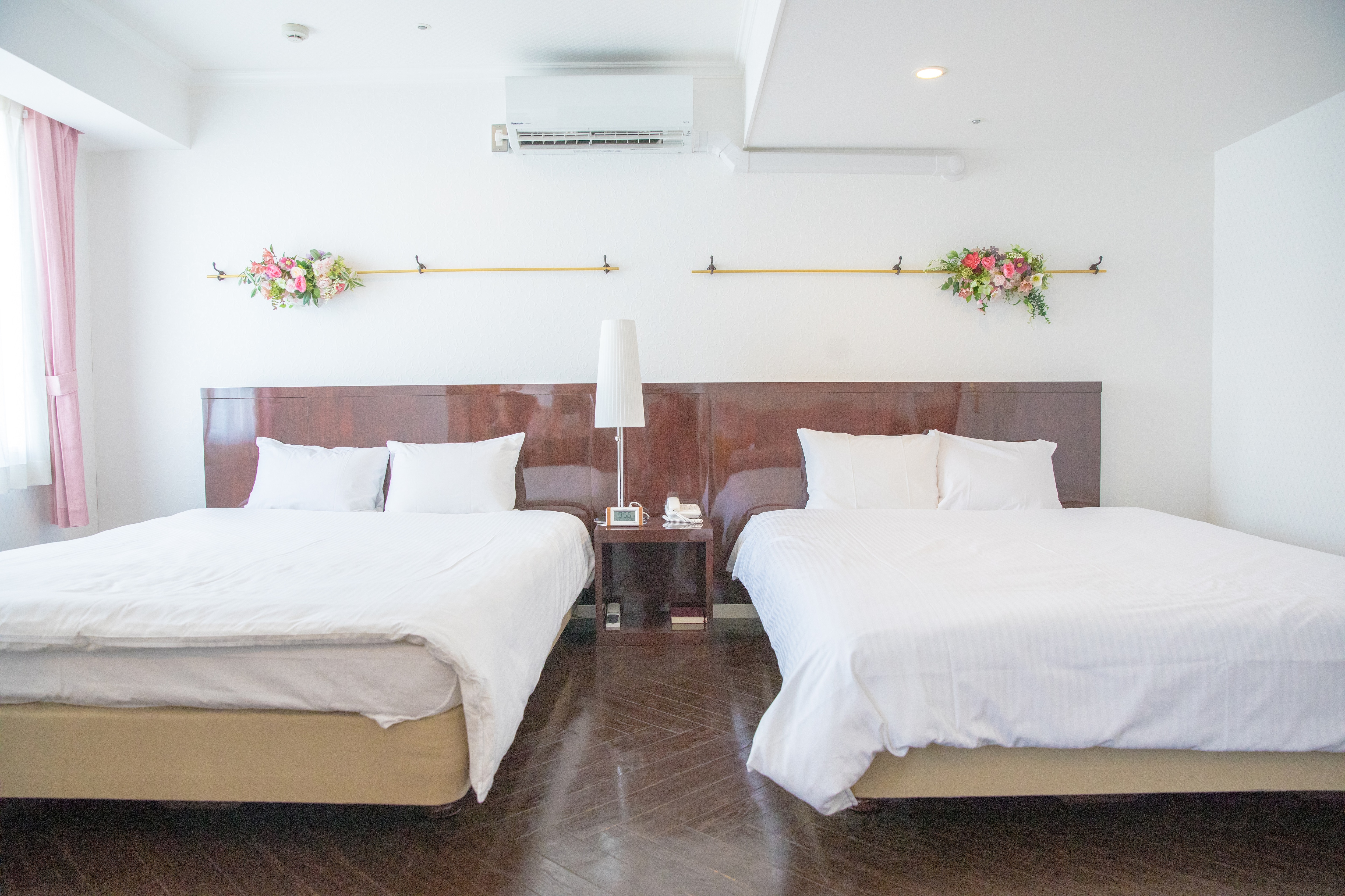 Phòng Premier Deluxe Twin (ví dụ)