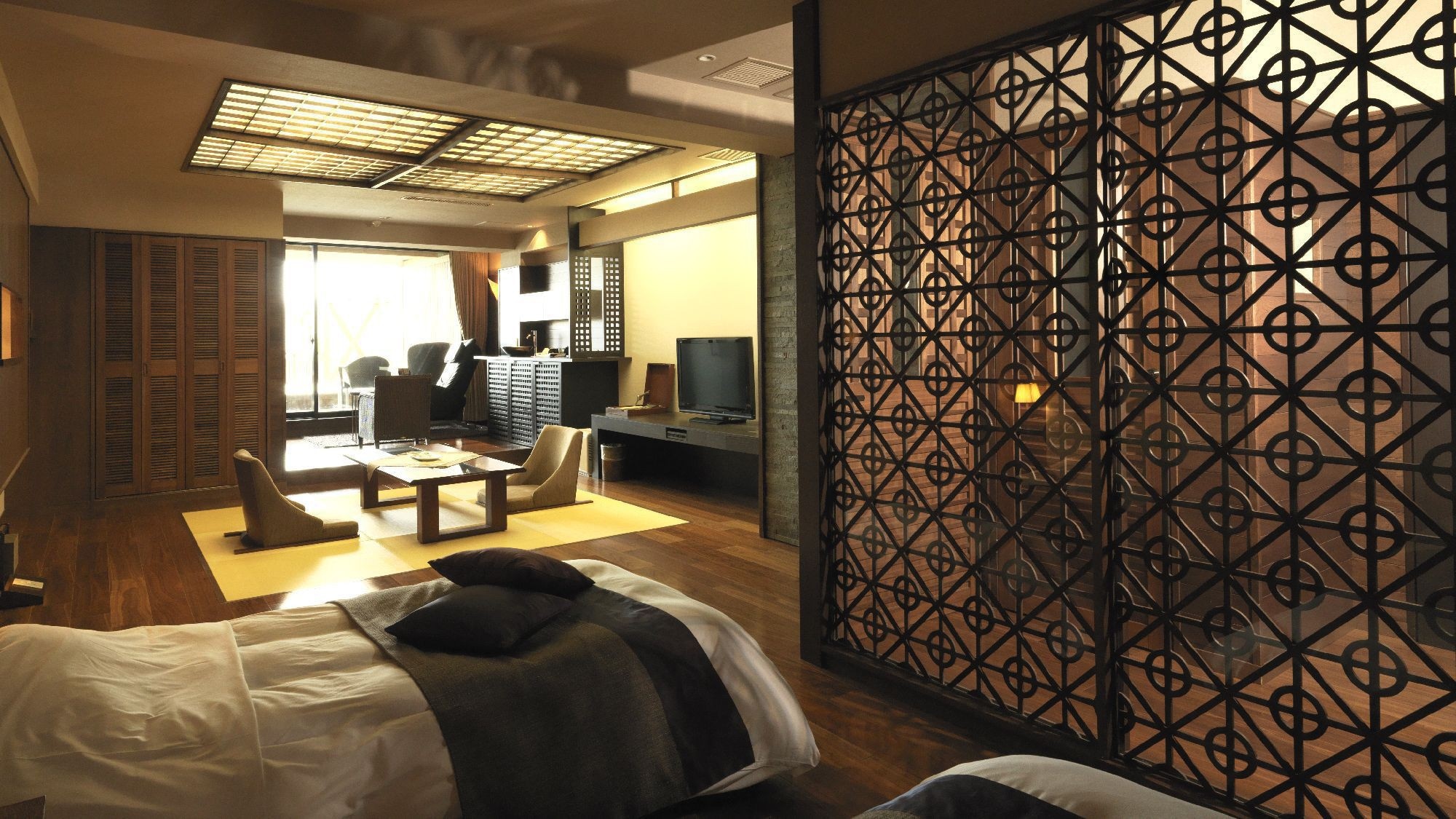 [Dengan pemandian terbuka] Kamar bergaya Jepang-Barat / Okhotsk adalah ruang santai dengan suasana romantis.