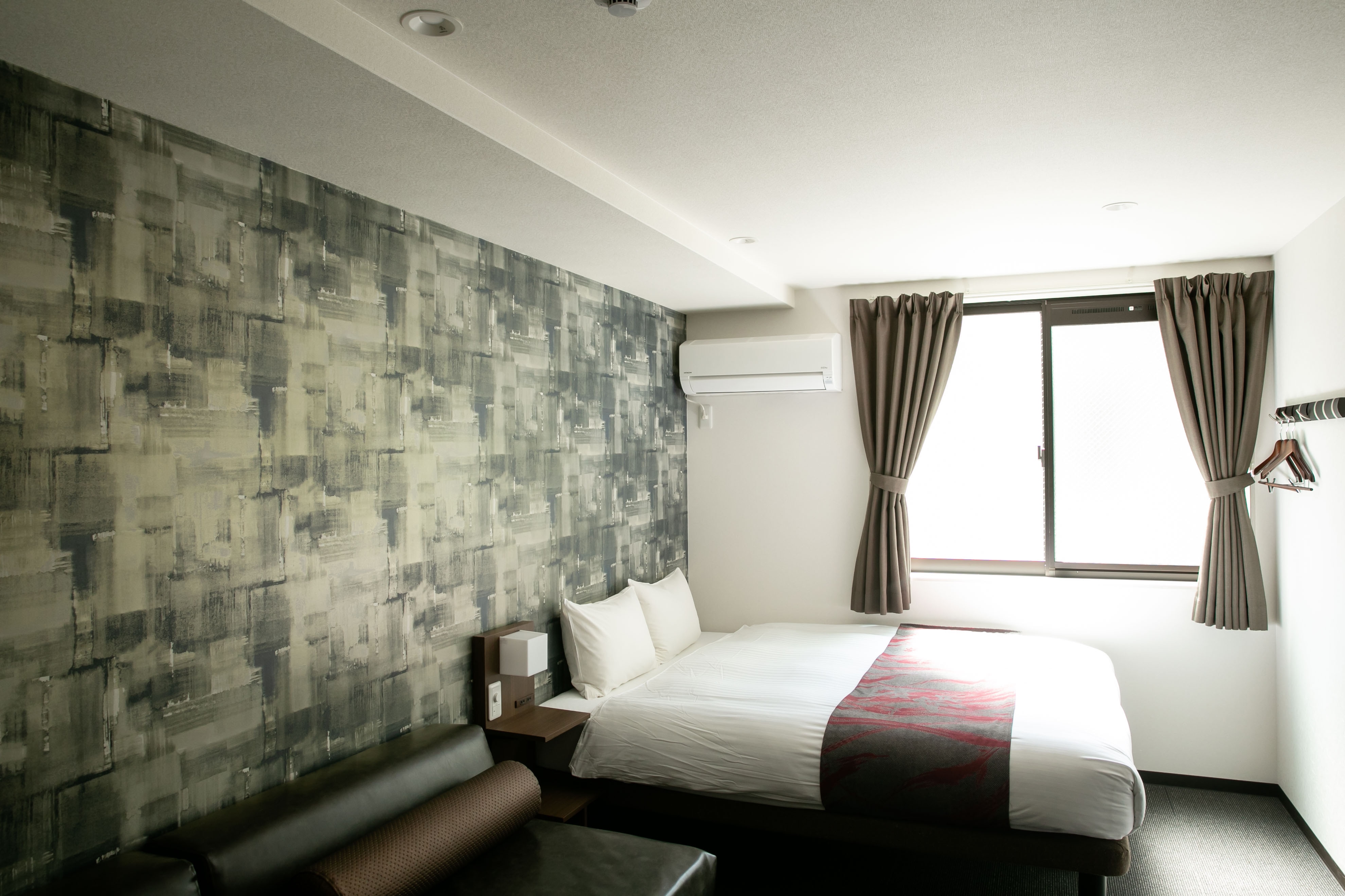 Queen Room (with sofa bed)