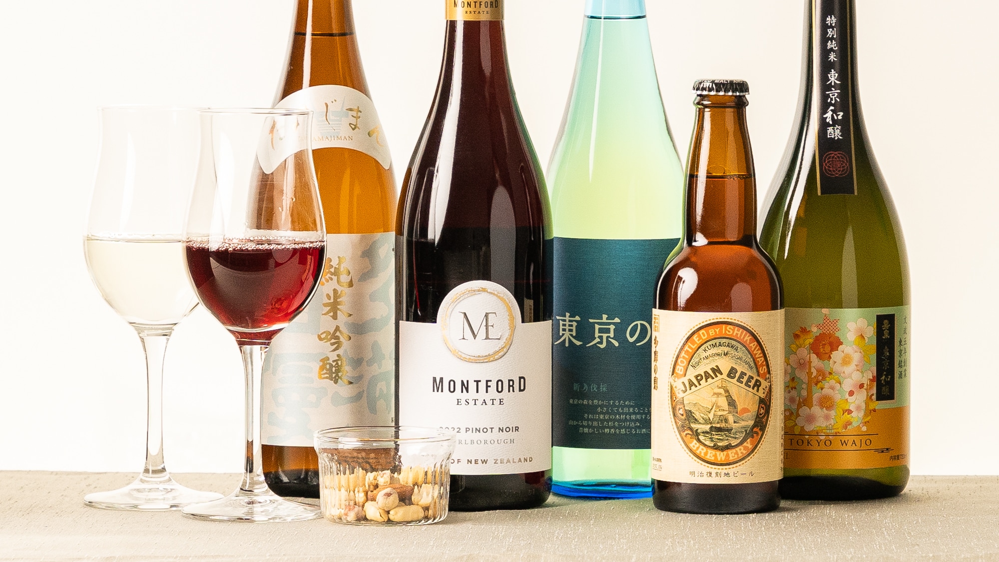 [Cocktail Time] We offer sake, wine, and craft beer, mainly from Tokyo, for 500 yen per glass.