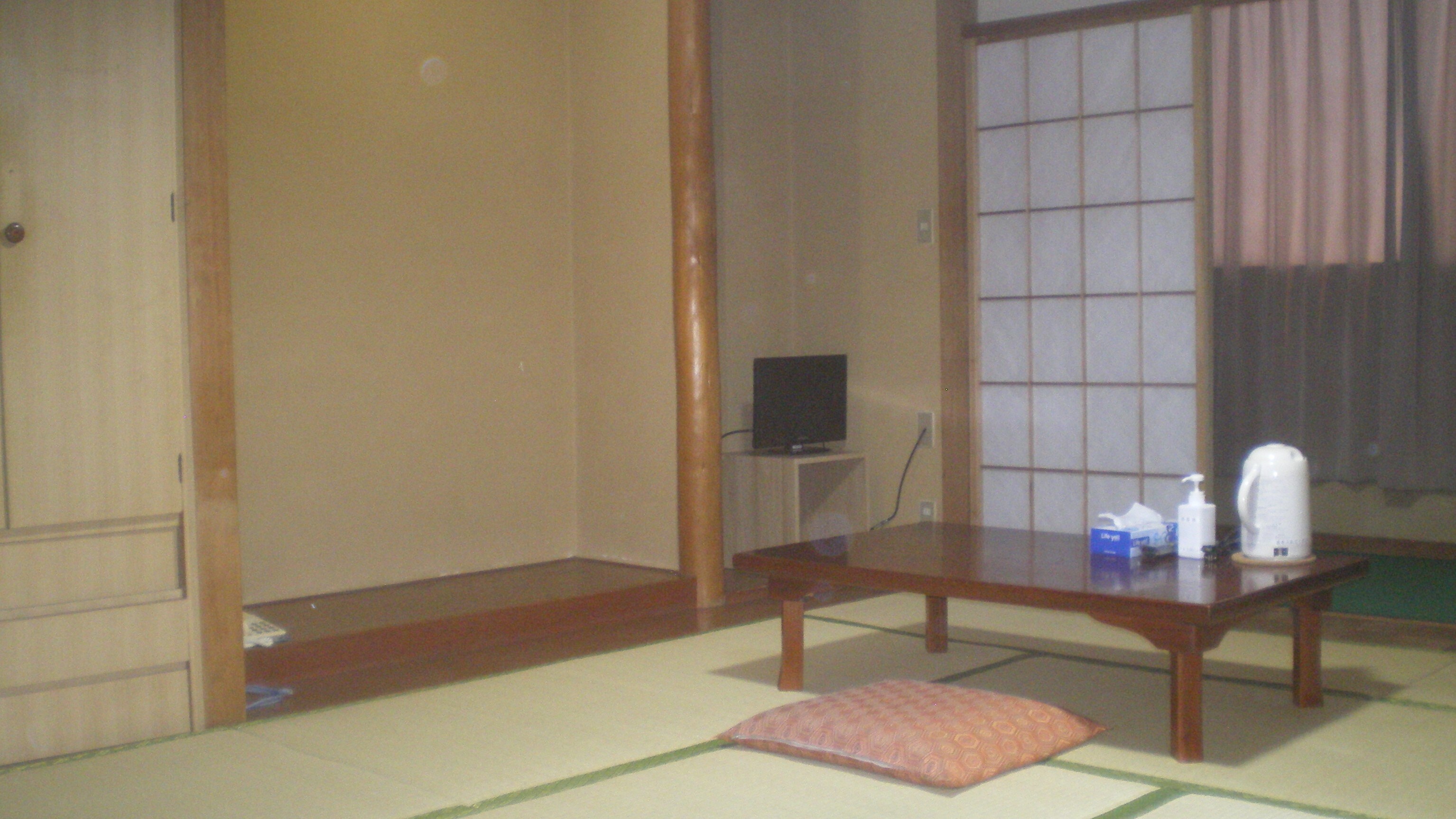 Shared type Japanese-style room