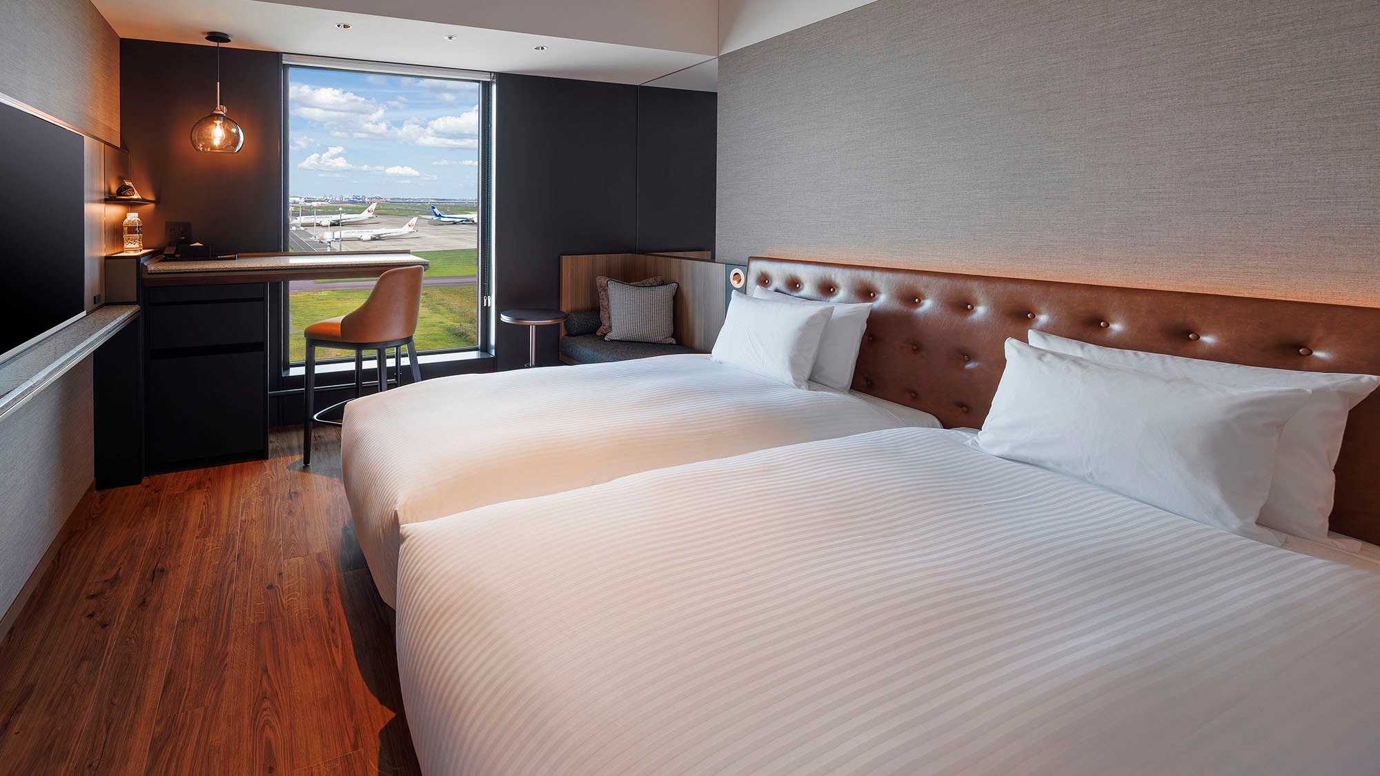 Standard Twin Room, Airport Side, 24m2