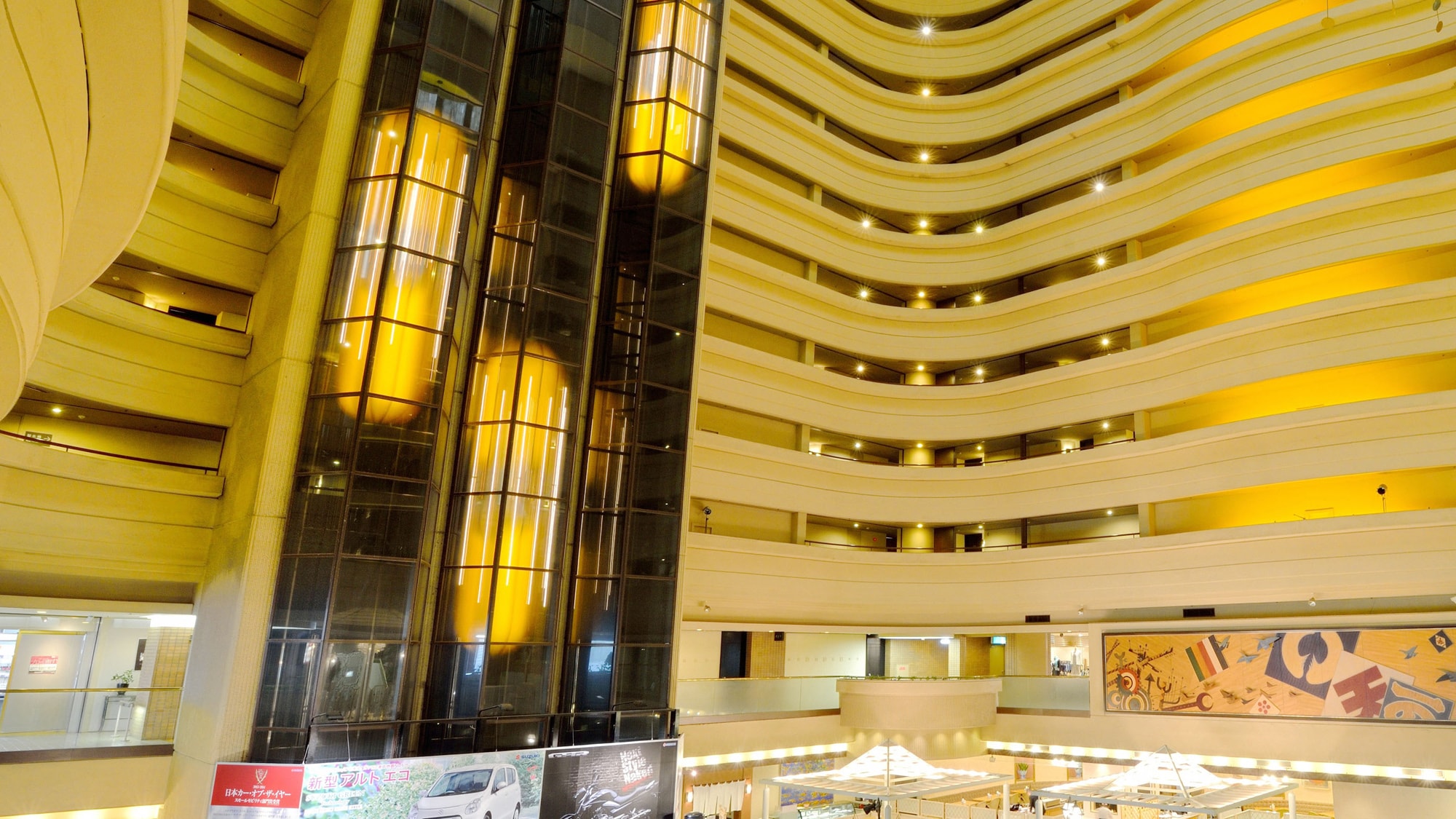 ■ Elevator: A see-through elevator made in the image of Shizuoka Prefecture's specialty "Mikkabi Mikan".