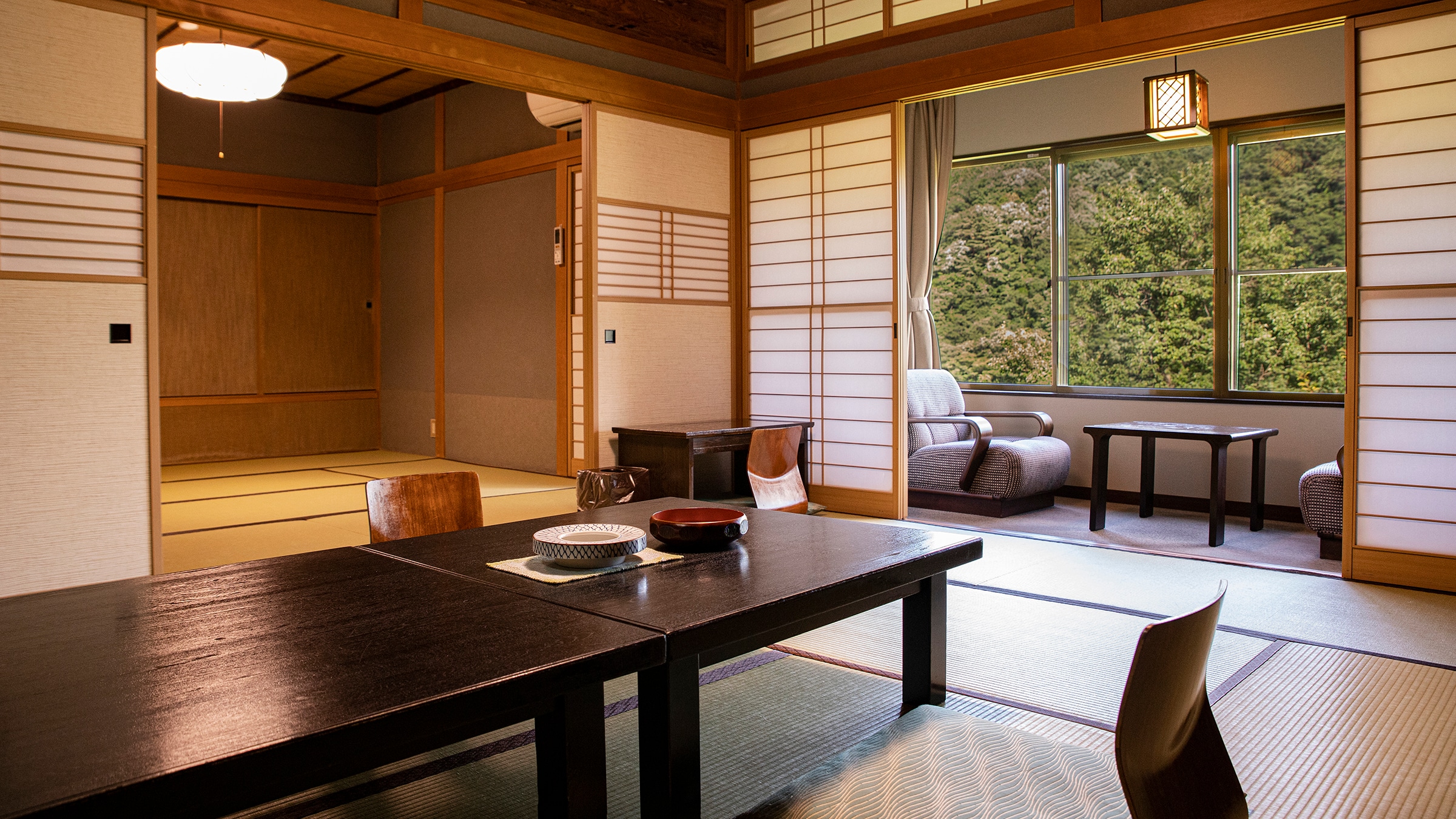 [Main building] Japanese-style room 10-12 tatami mats / Next room