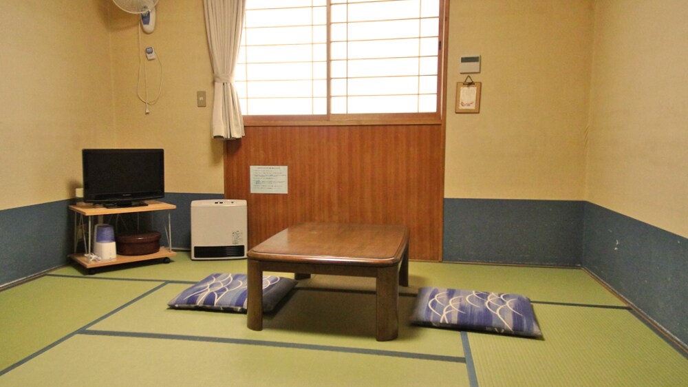 Japanese-style room 8 to 10 tatami mats