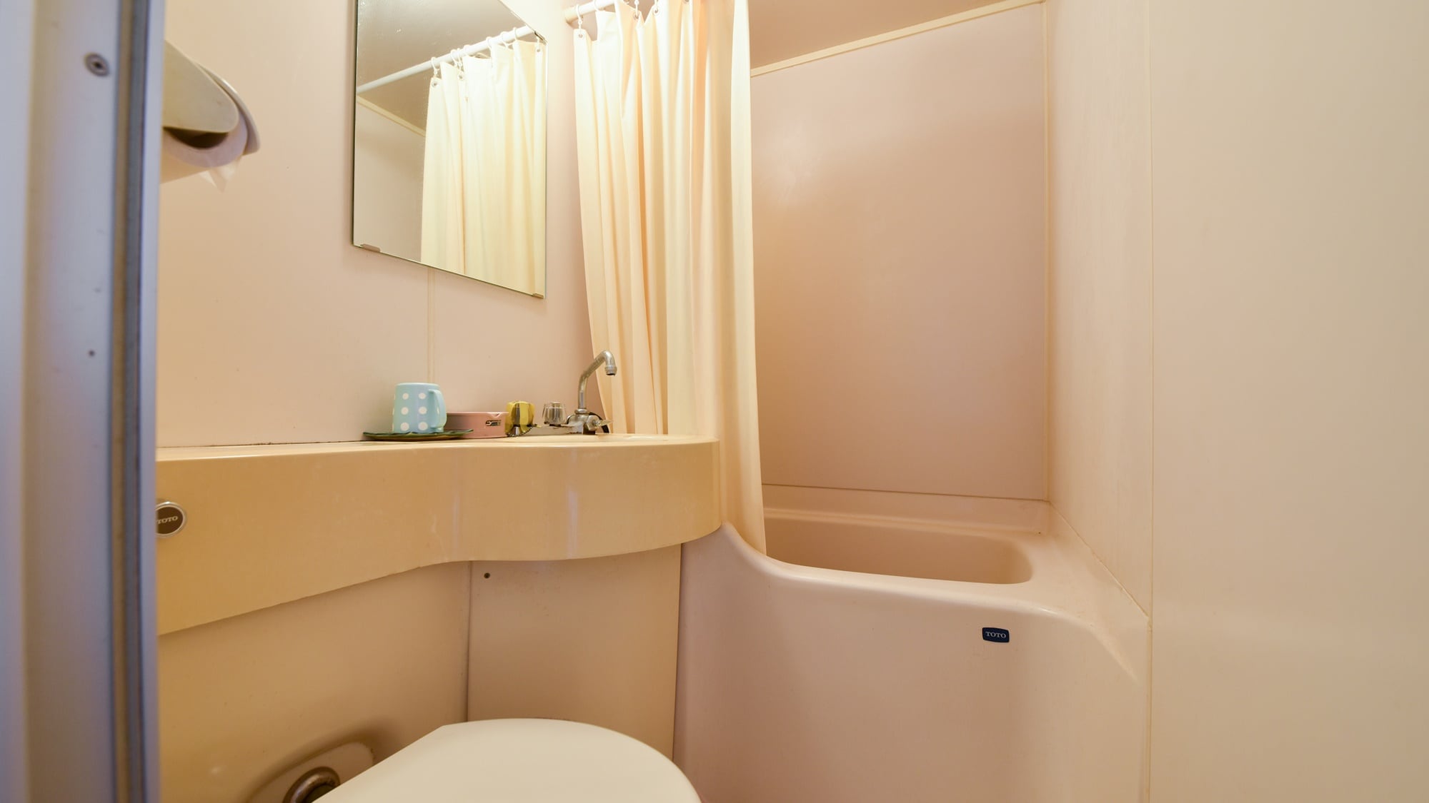 *[Contoh kamar tamu: Kamar bergaya Jepang di gedung utama dengan 8 tikar tatami] Beristirahatlah di ruang tatami♪