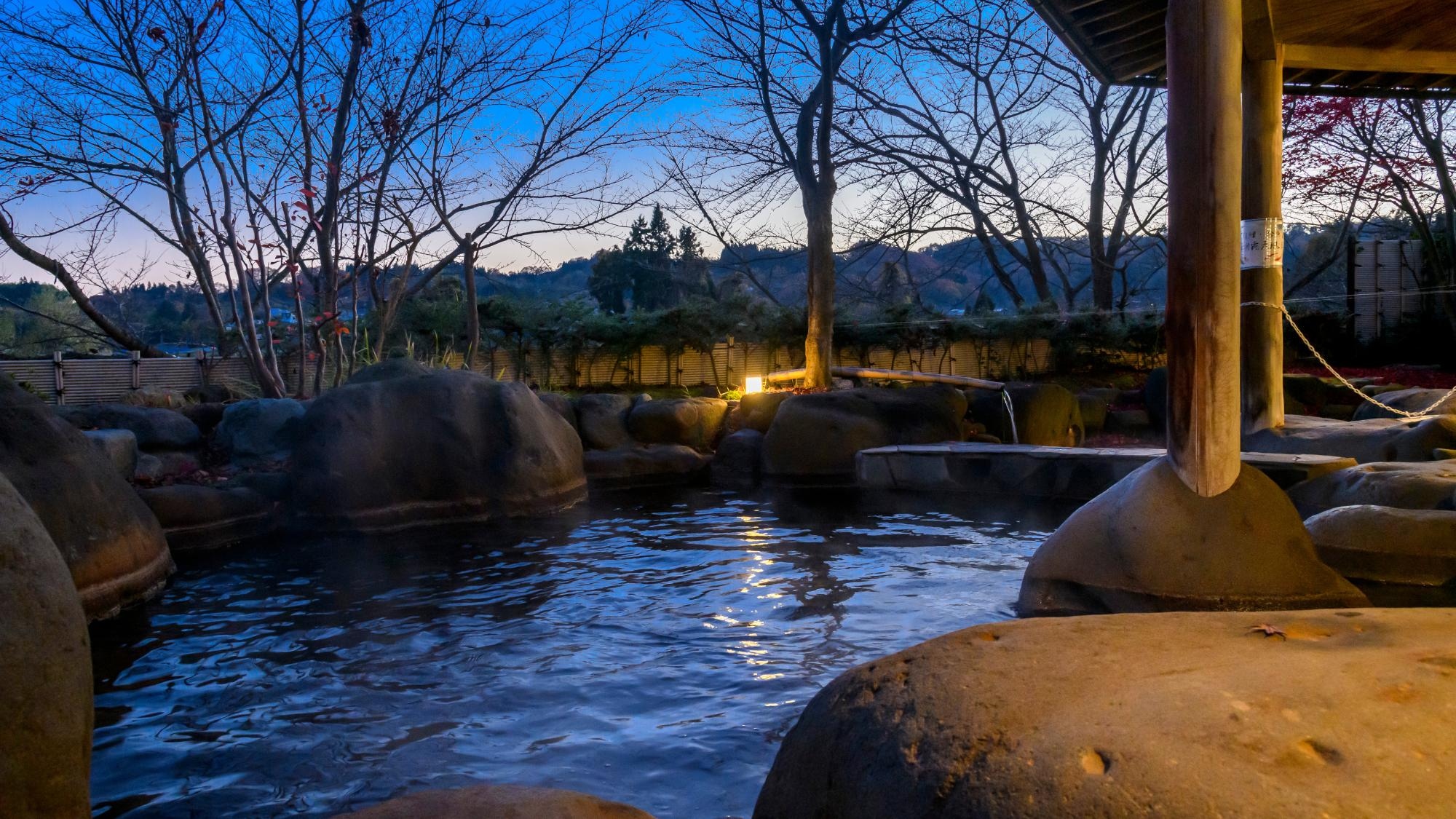 [Open-air bath] Shin-Sagae Onsen at night