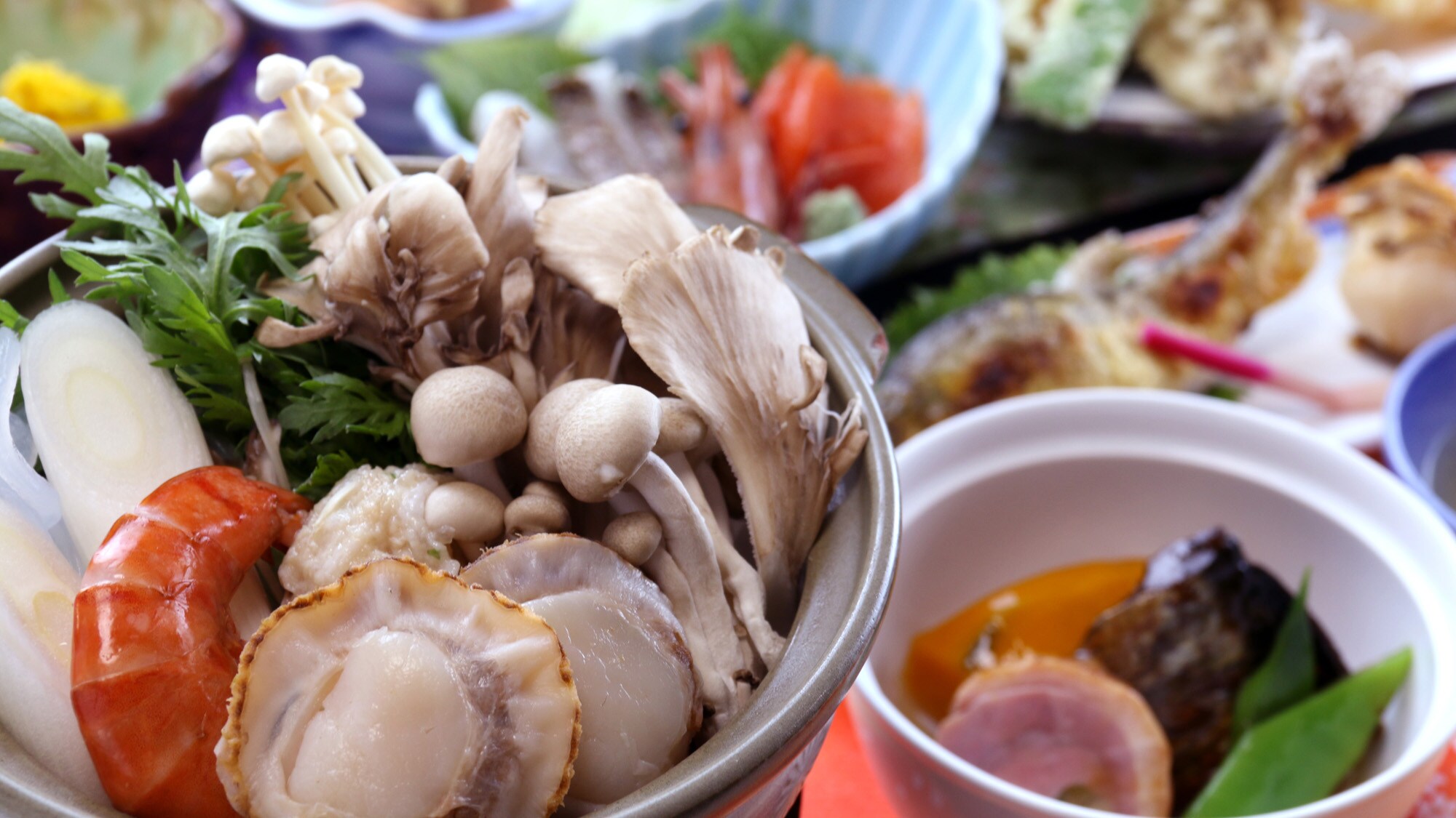 松屋的经典“山人料理套餐”菜单可能根据季节而变化。