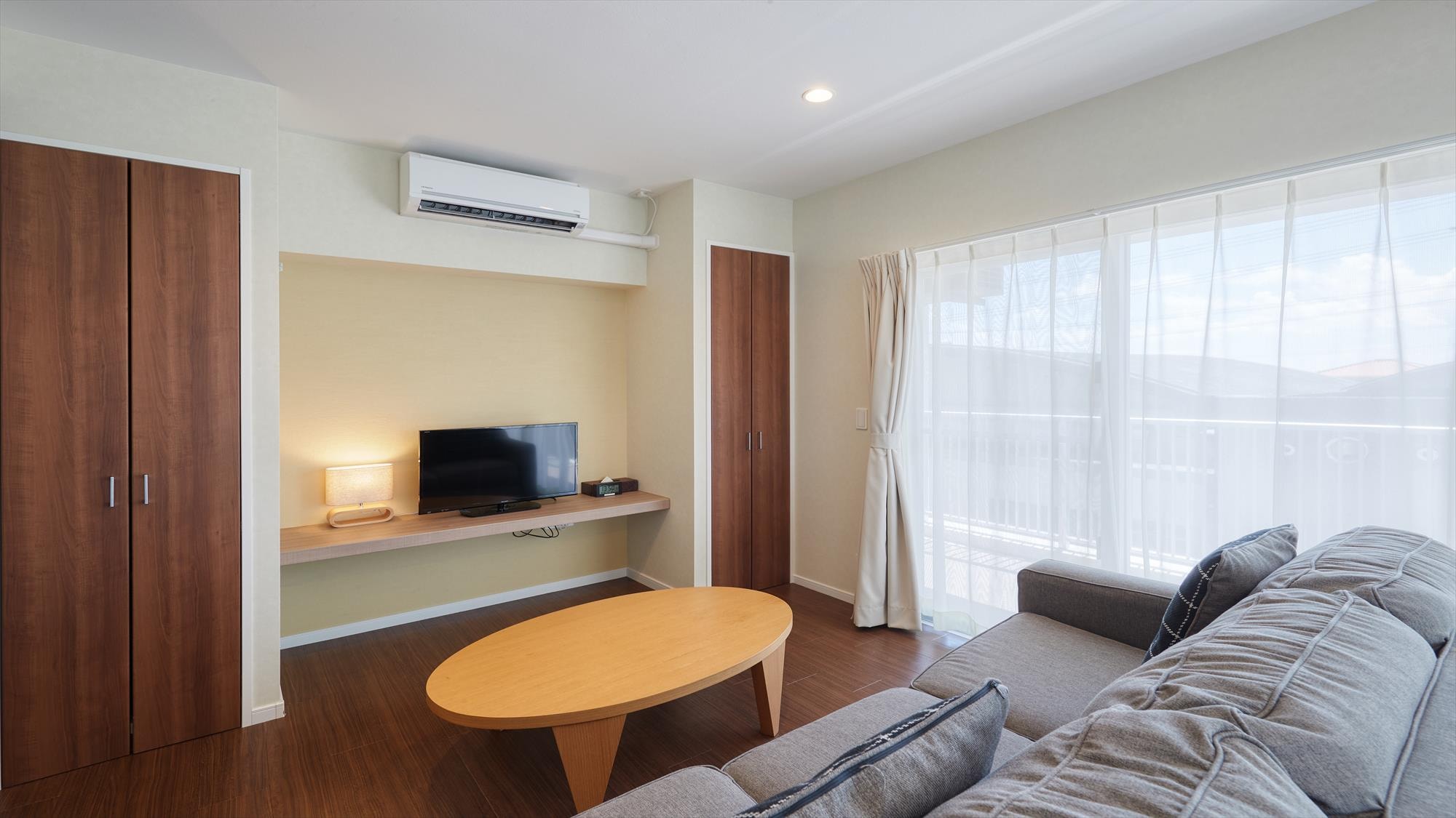 Twin room living