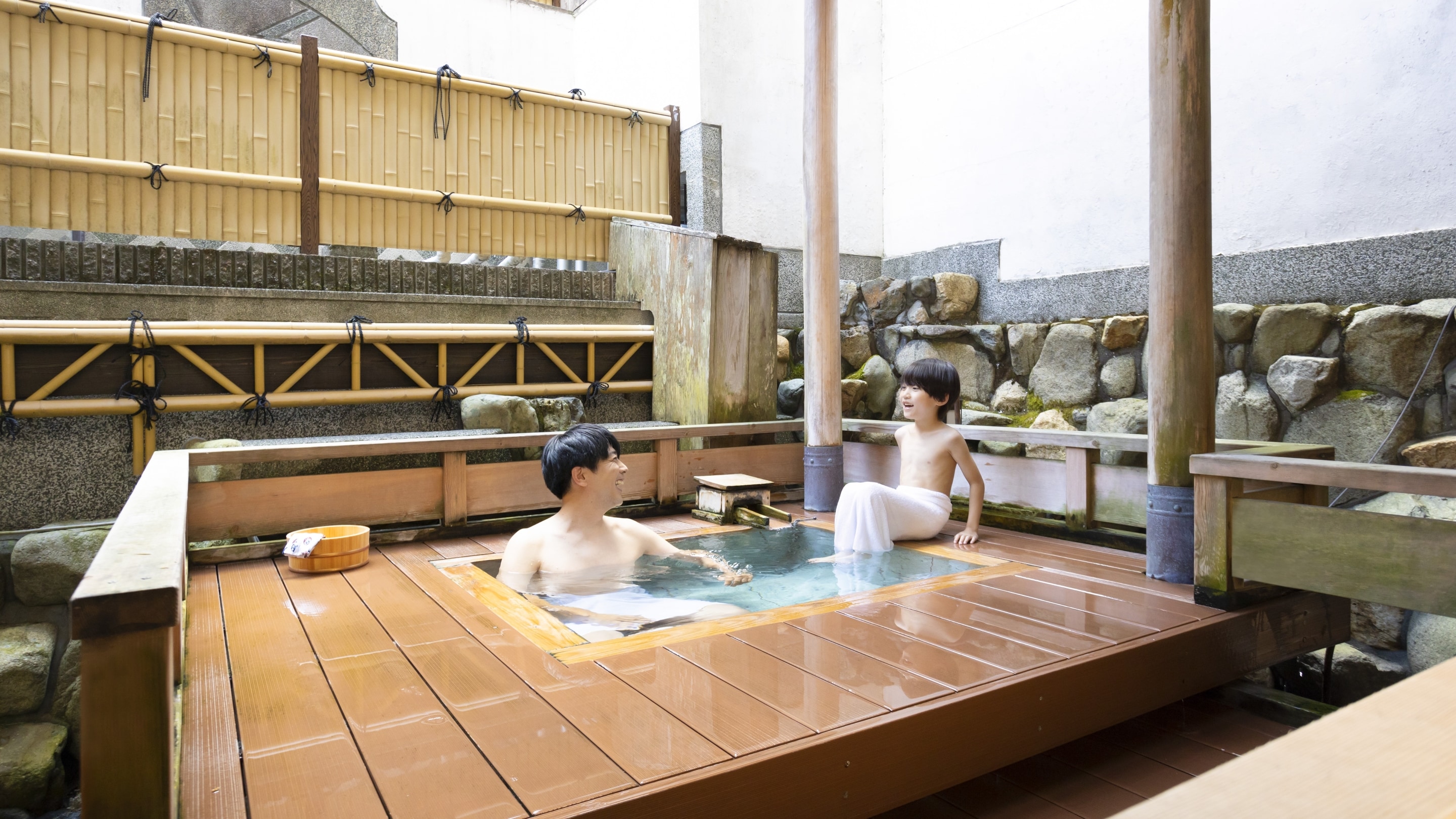 露天浴池彩香之湯（男女交替使用）