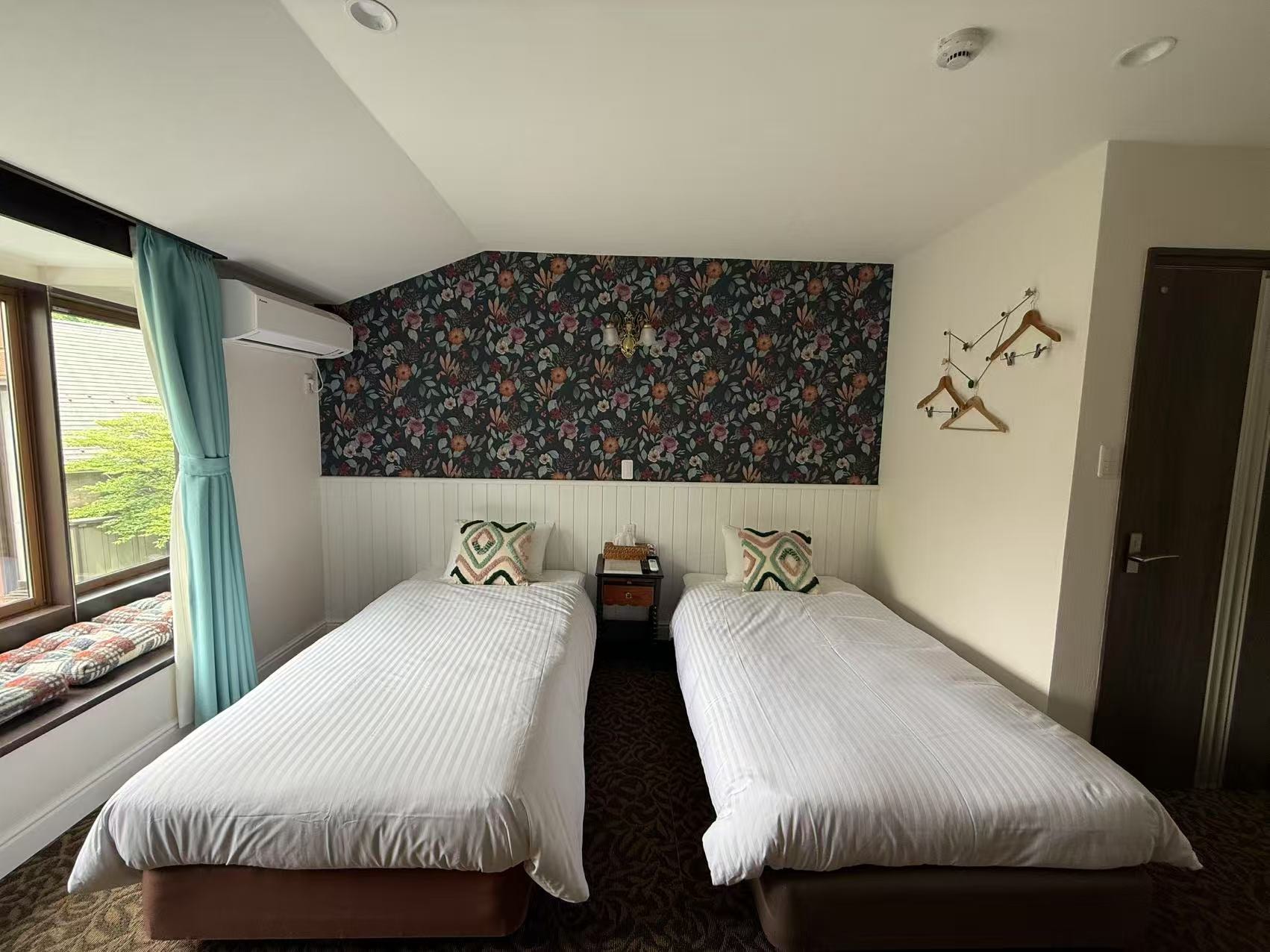 Standard Twin Room 203