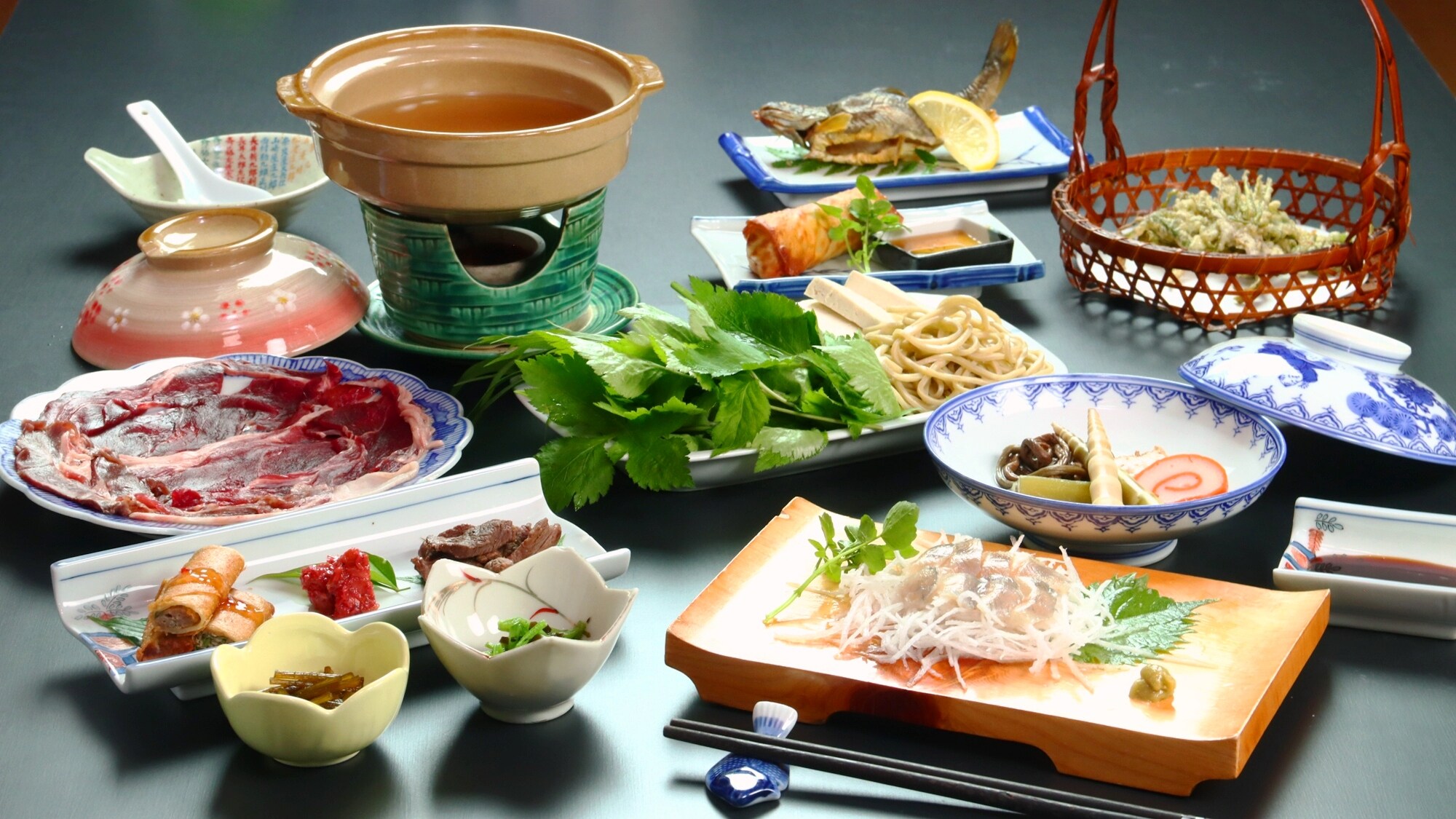 【晚餐】标配/野味涮锅或火锅（野猪肉或熊肉）