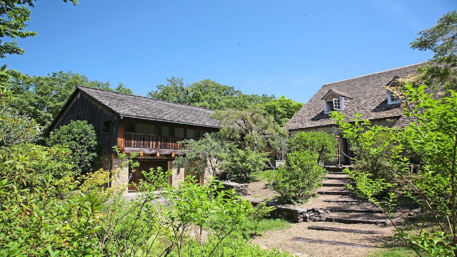 Phòng Deluxe Suite bên ngoài