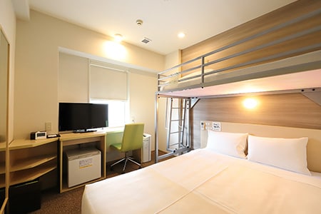 Room 03