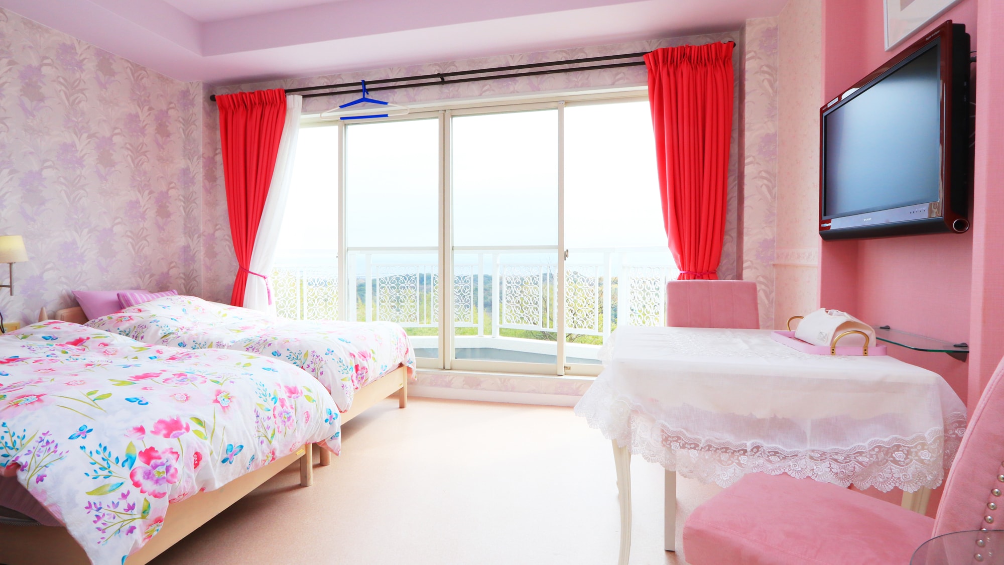 [Kamar twin] Setiap kamar memiliki desain interior yang berbeda.