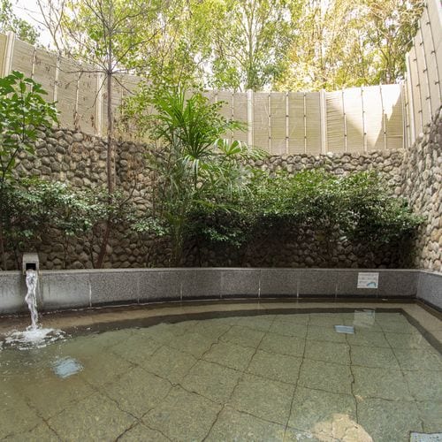 Open-air bath