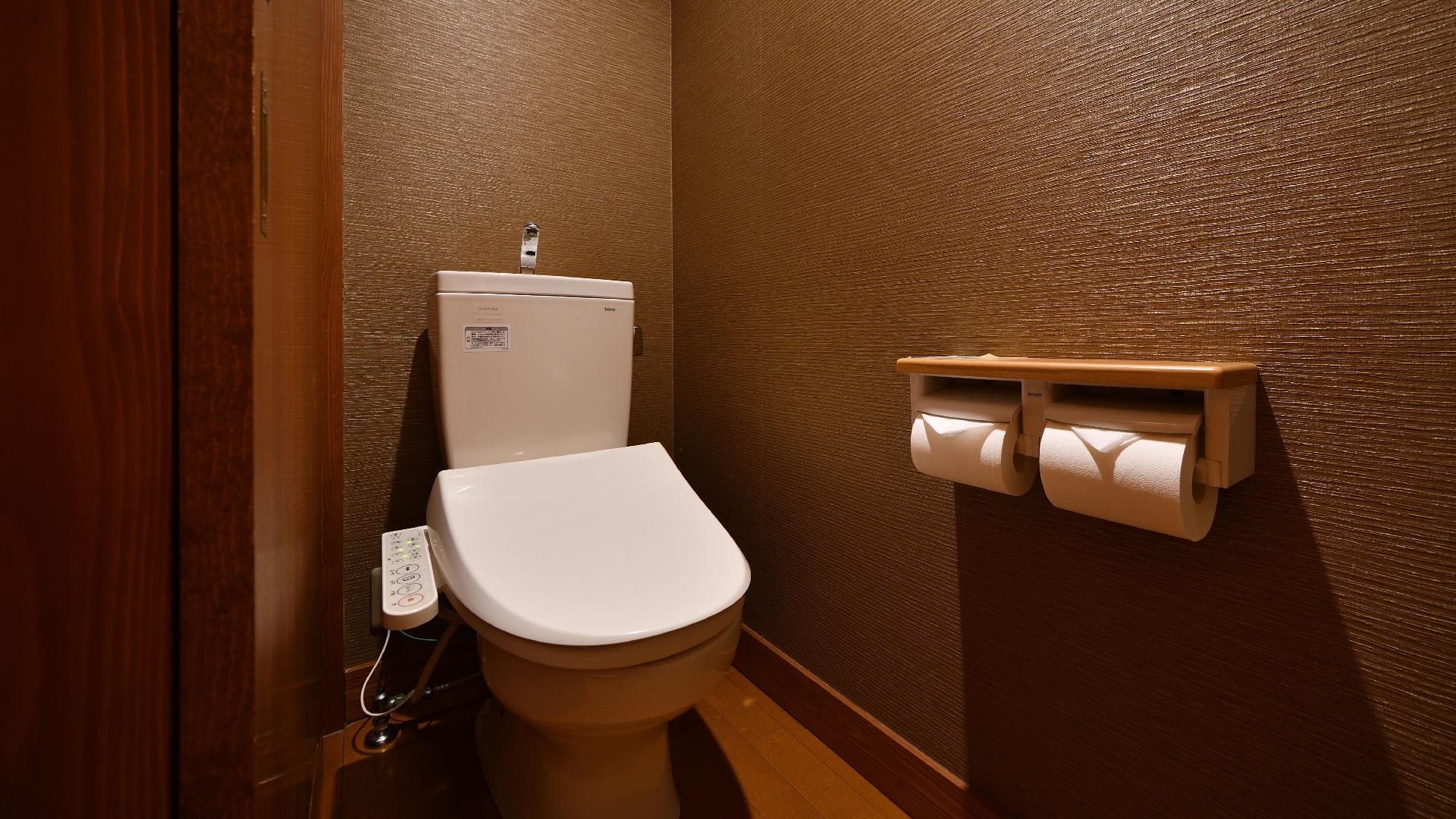 Toilet kamar tamu