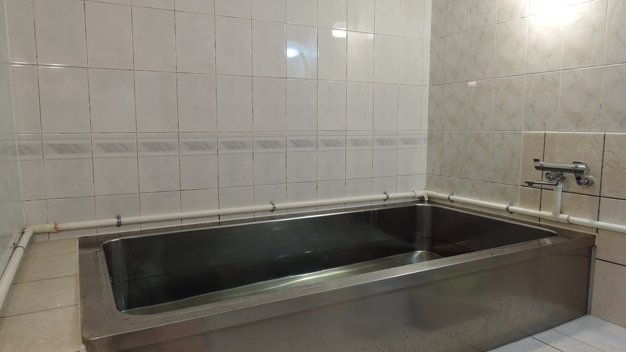 *Example of the hotel: Large public bath