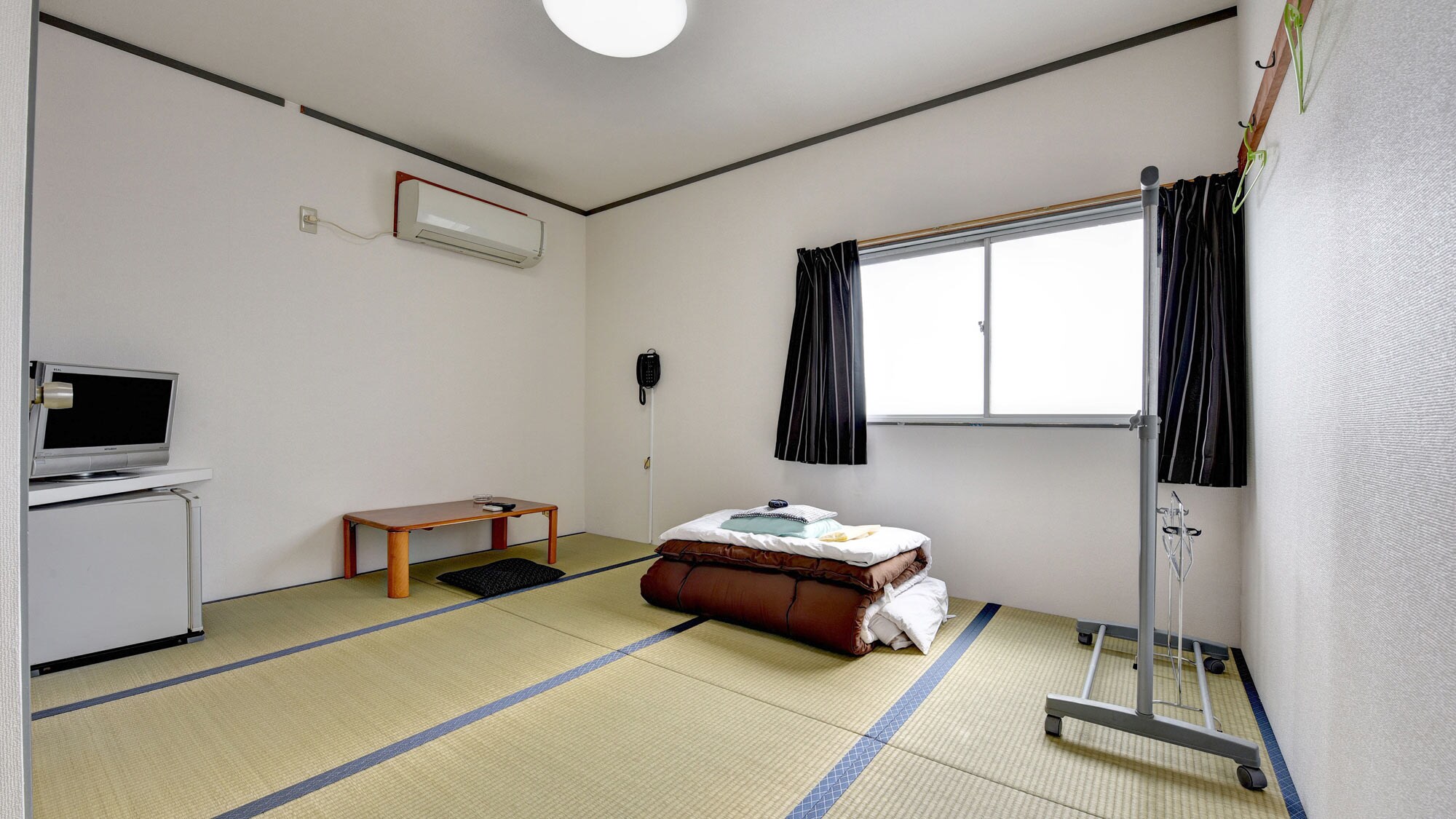 *Contoh kamar tamu/Silakan gunakan kamar ini meskipun Anda bepergian sendiri. Kami akan menyiapkan ruangan sesuai dengan jumlah orang.