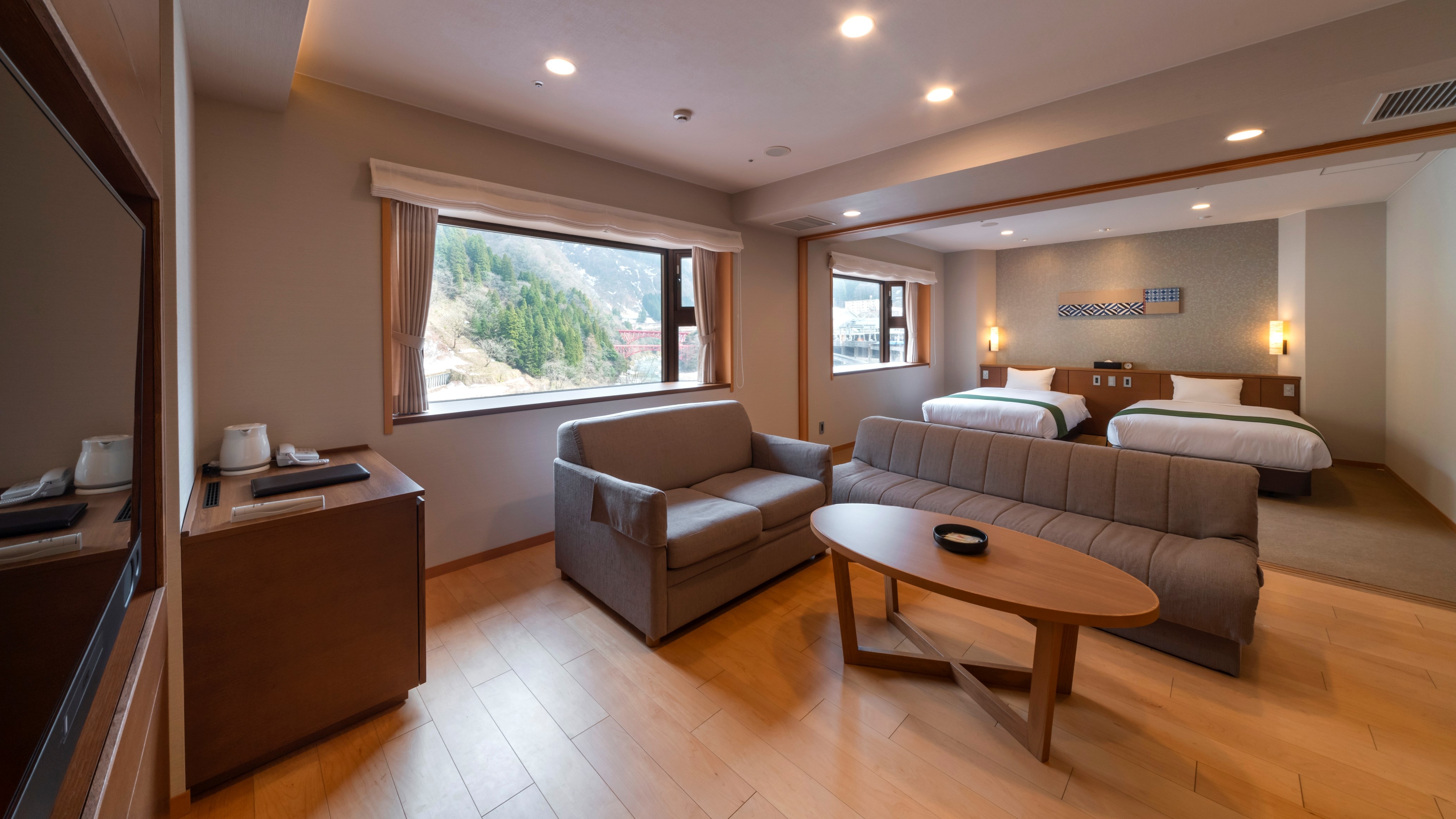 Main building deluxe Western-style room (all rooms on the river side)
