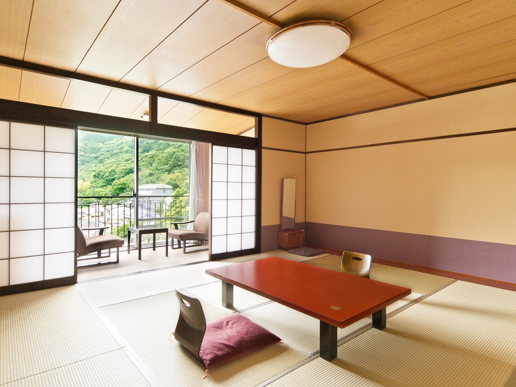 Spacious Japanese-style room "pure Japanese-style guest room" that can be accommodated by families with children Mori no Tate
