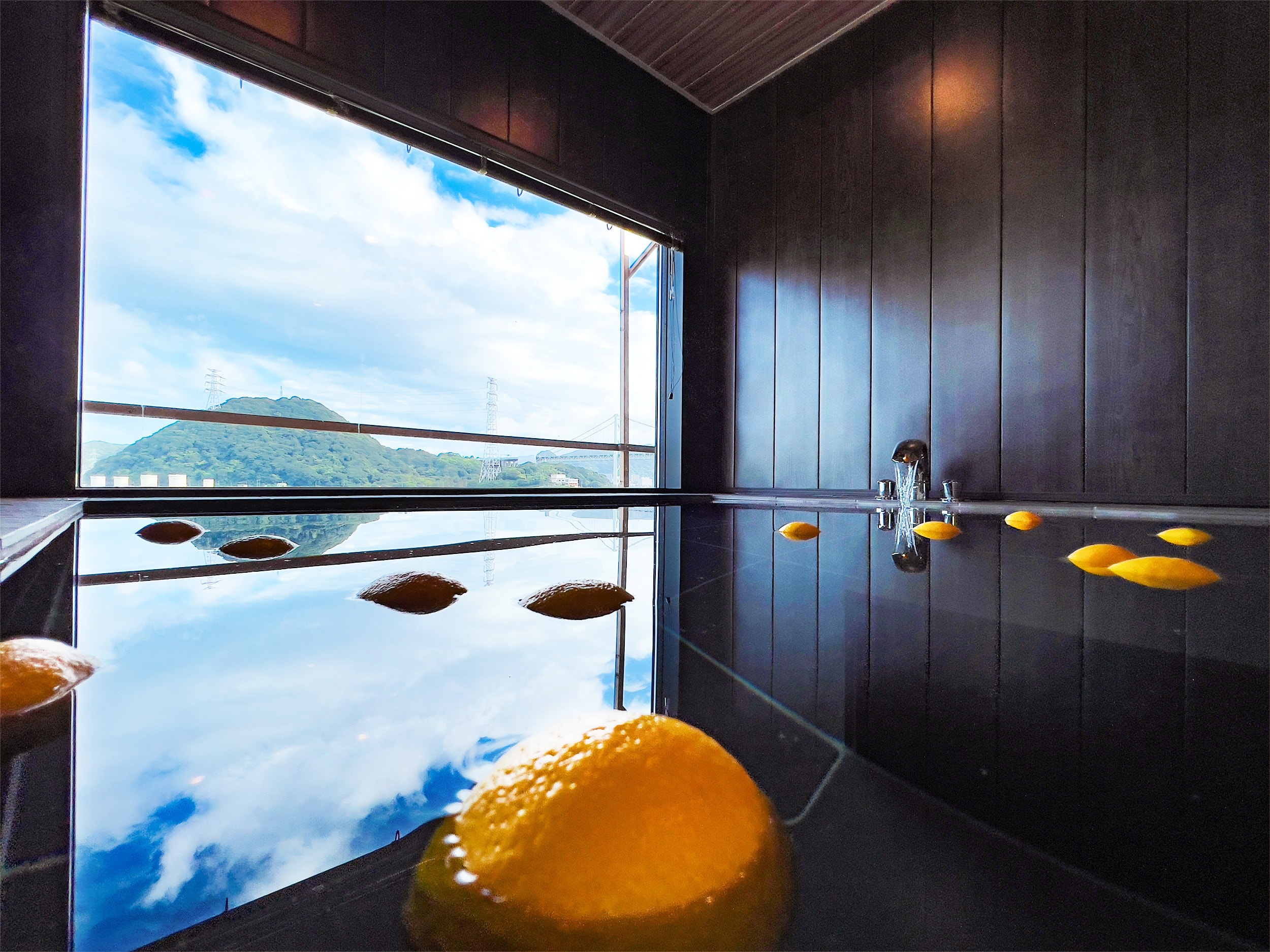 Blue-blue bath