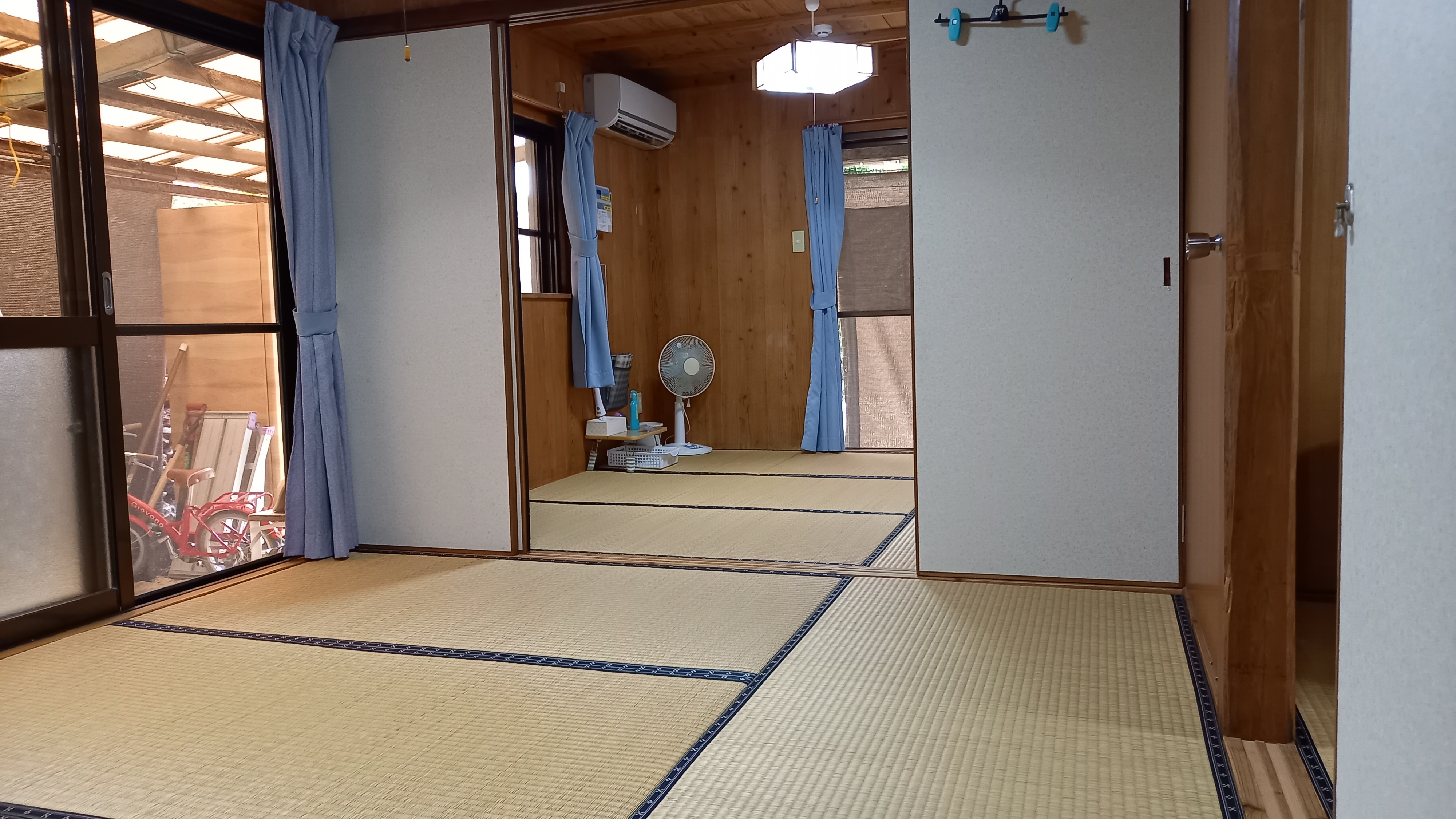 Double room ② (back seat)