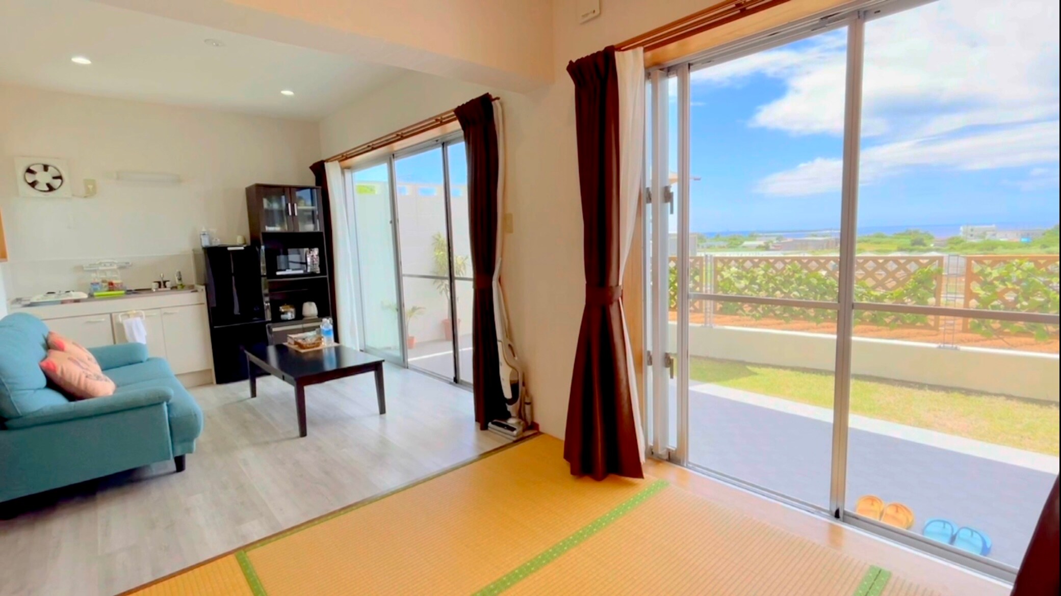 Kamar tipe kondominium (sisi ruang tamu)