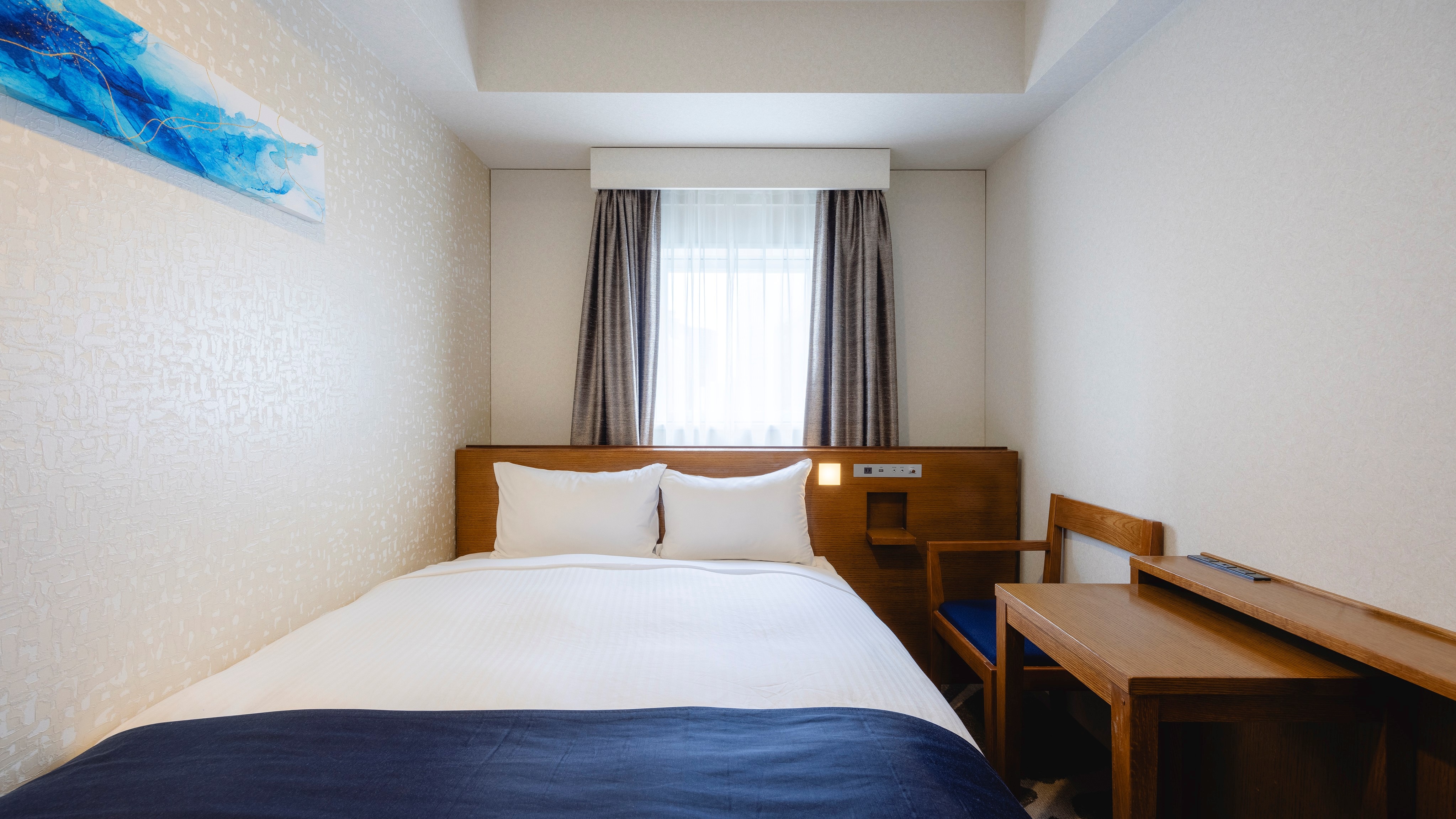 <Renovated Casual Double Room (example)> Area 13.0㎡/Bed width 140cm