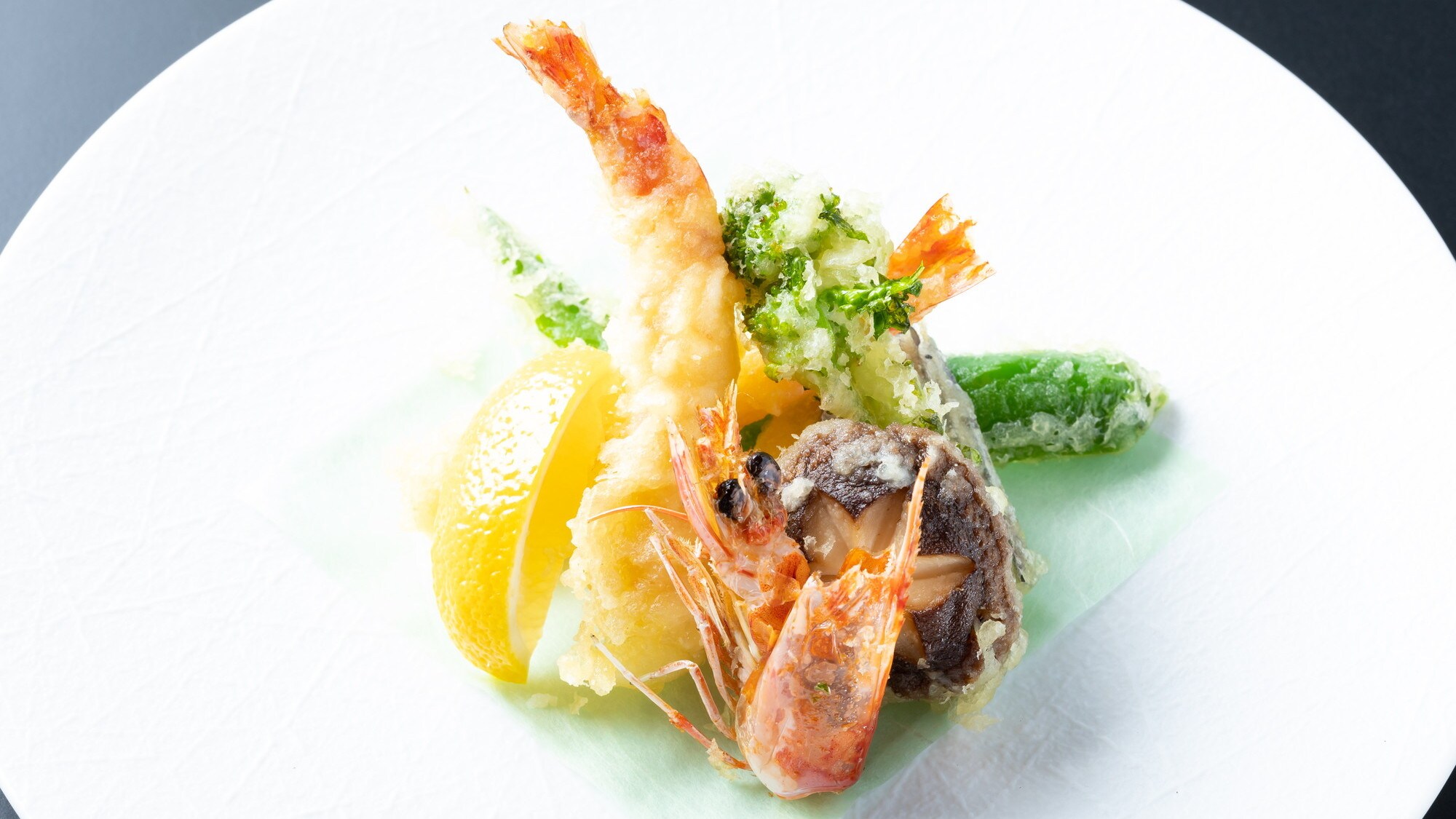 [Makan malam/Pesanan Spesial] Udang macan "2" produksi Himejima dan tempura sayuran lokal (+2.000 yen/termasuk pajak)