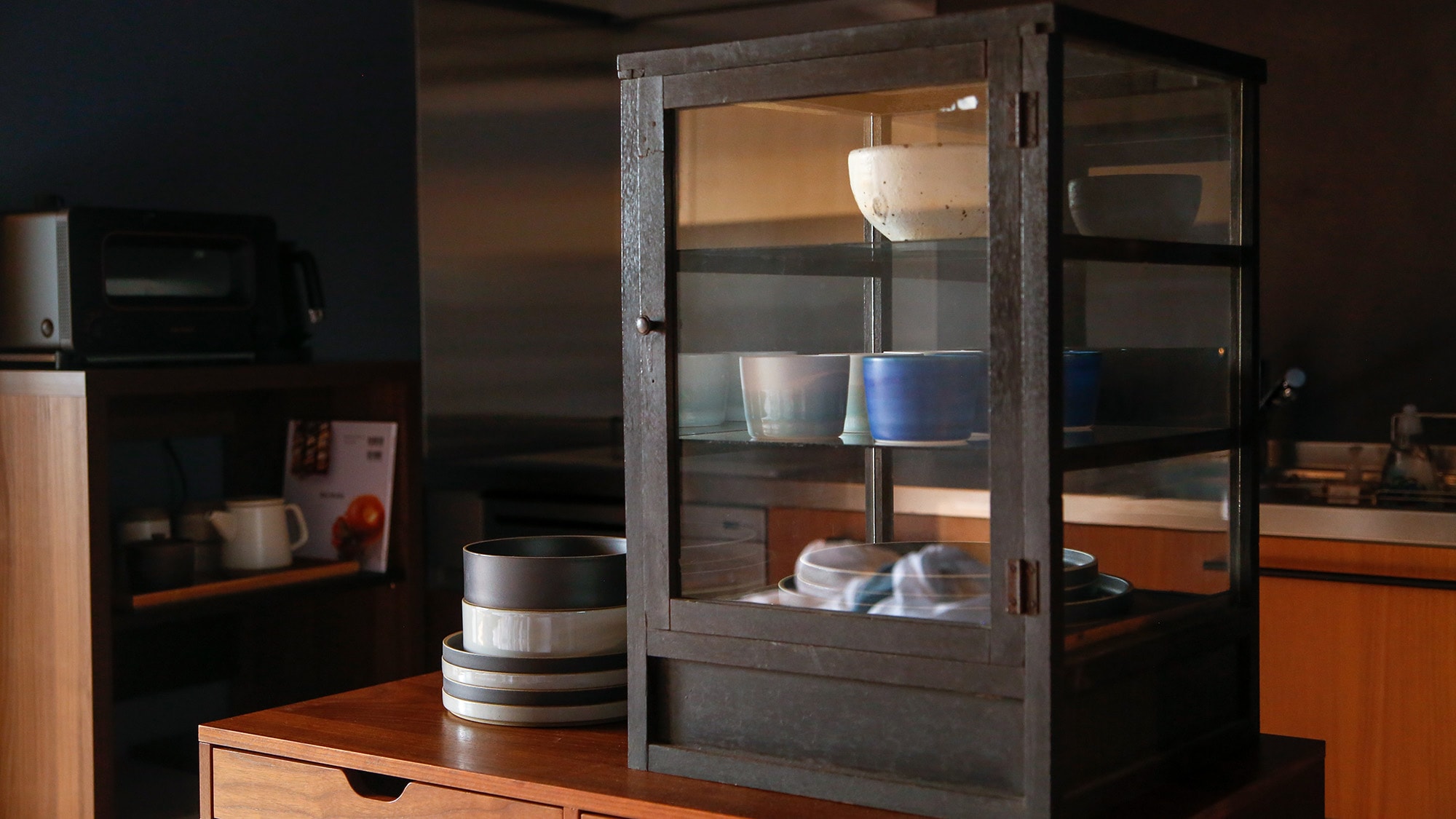 đồ dùng trên bàn ăn