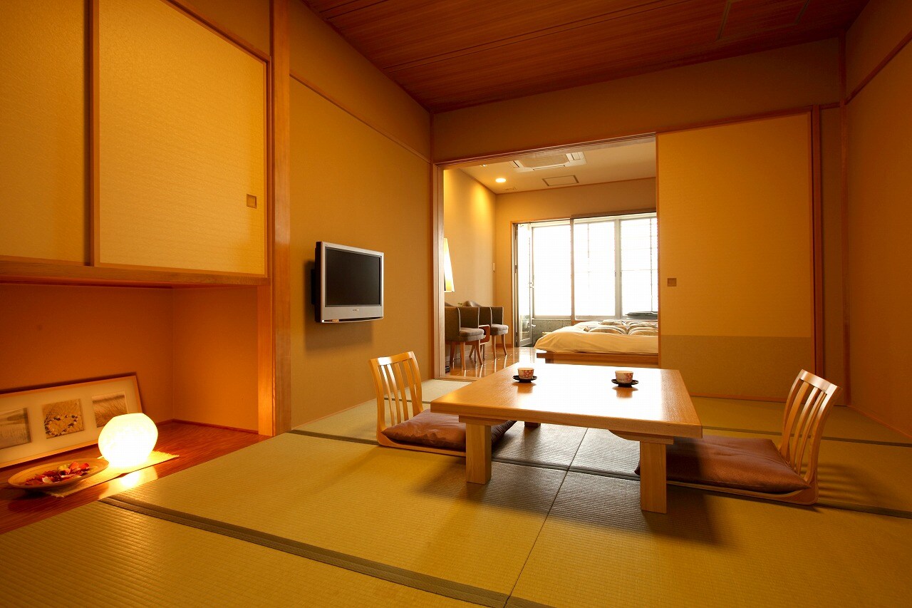 Fuyou Japanese-Western style room with Shigaraki ware ceramic bath