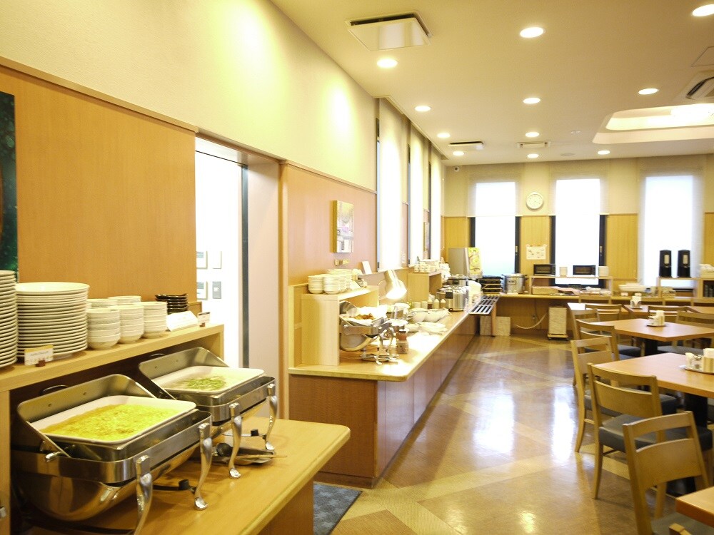 ■ 一楼有30多种“花茶屋”的日式和西式自助餐■