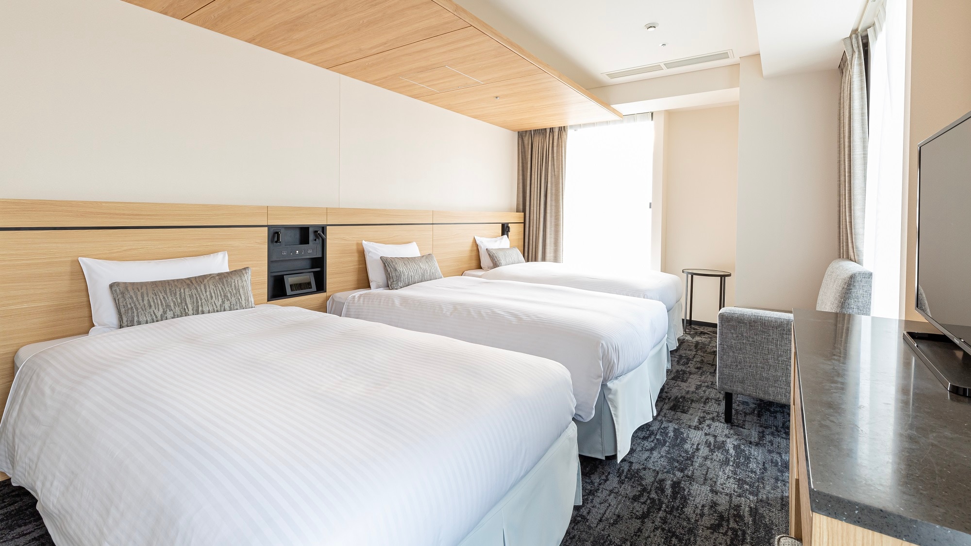 Non-smoking moderate triple room [28㎡]