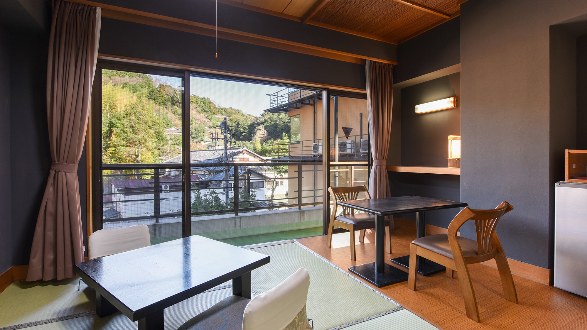 [Third floor Japanese-style room 12 tatami mats + 4 tatami mats, 2 rooms connected] The layout of the Japanese-style rooms on the second and third floors of our hotel is slightly different. *You cannot choose.
