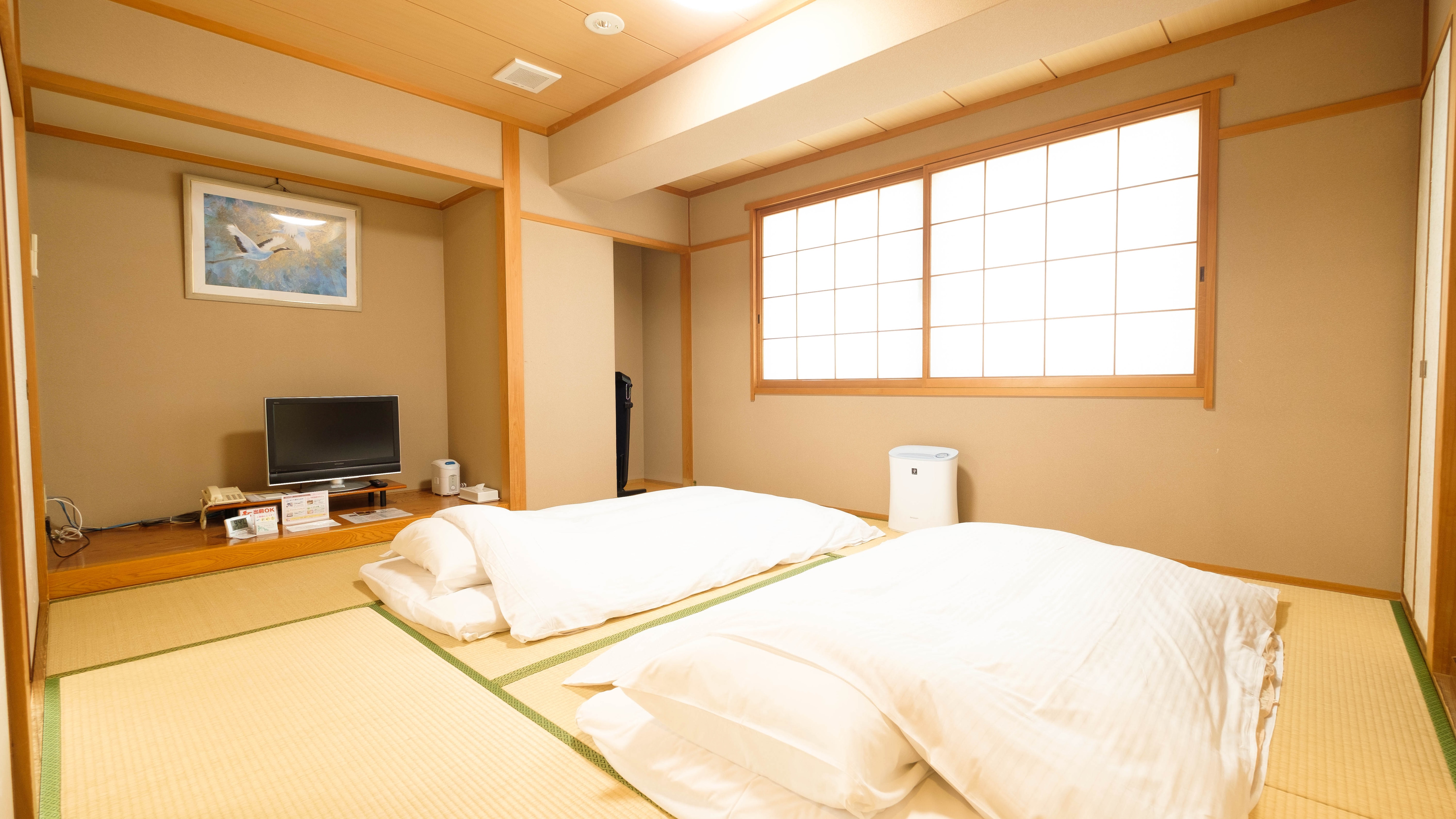 [Spacious 6 tatami mats & 8 tatami mats Japanese-style room] Up to 5 people ^^ / No smoking ♪ Corner room