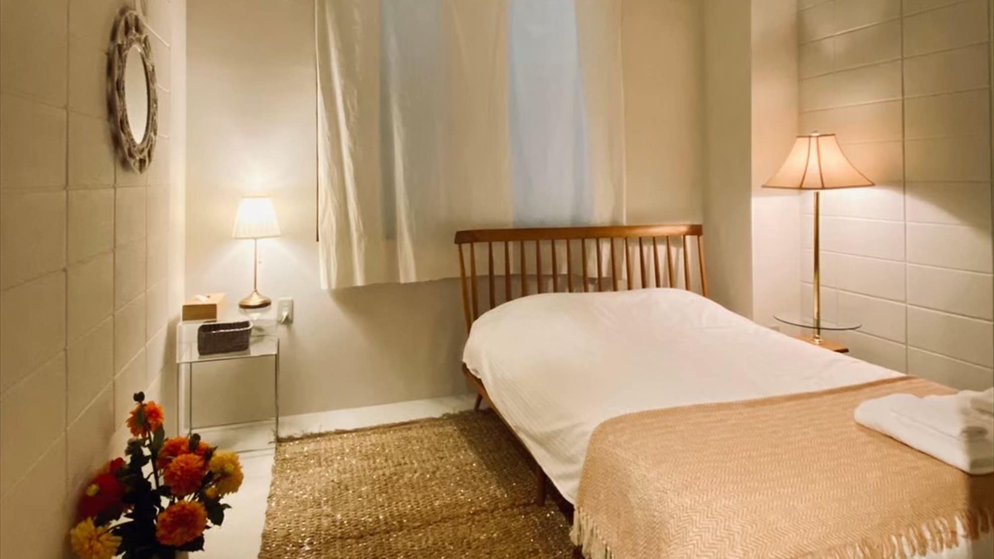 [SHiMA SHO-Ne] This is a private room with a double bed. Maximum capacity is 2 people.